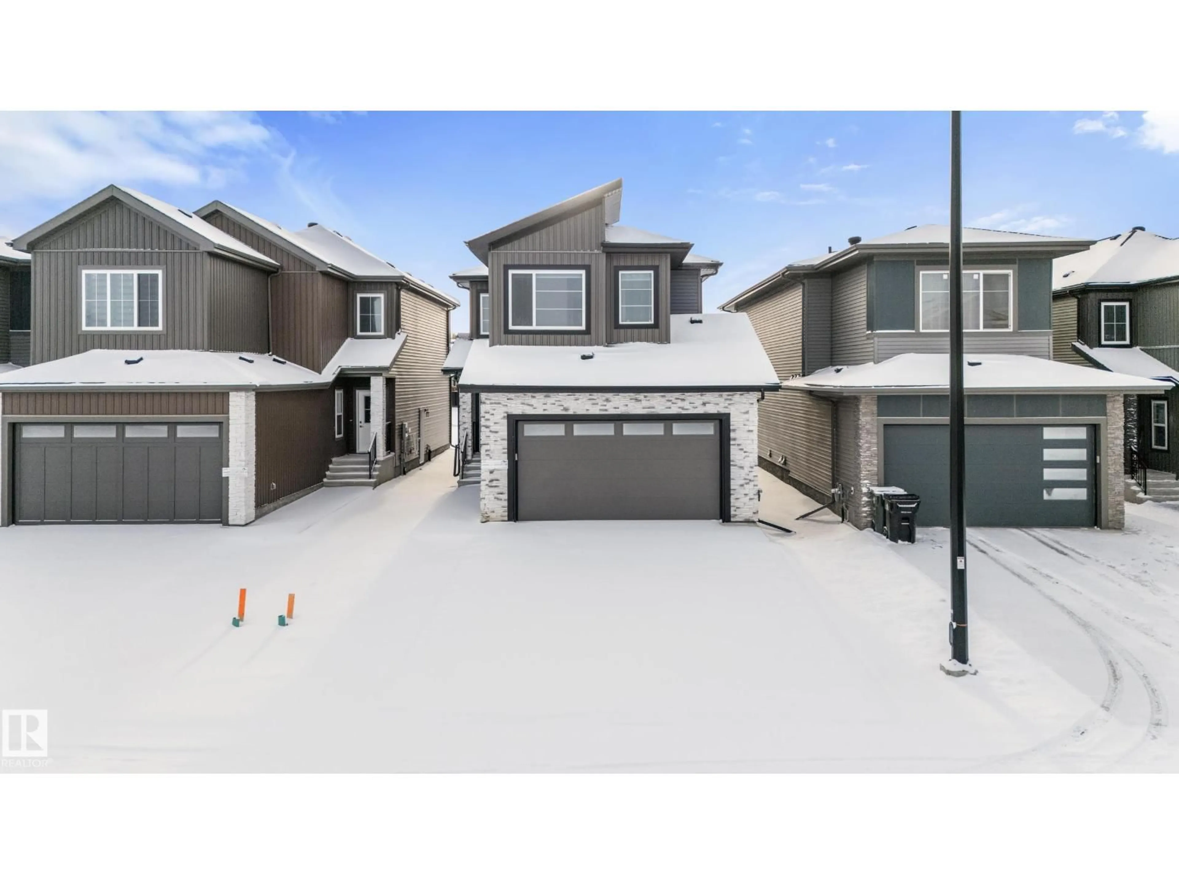 Home with vinyl exterior material, street for 11 WESTWYCK, Spruce Grove Alberta T7X4E9