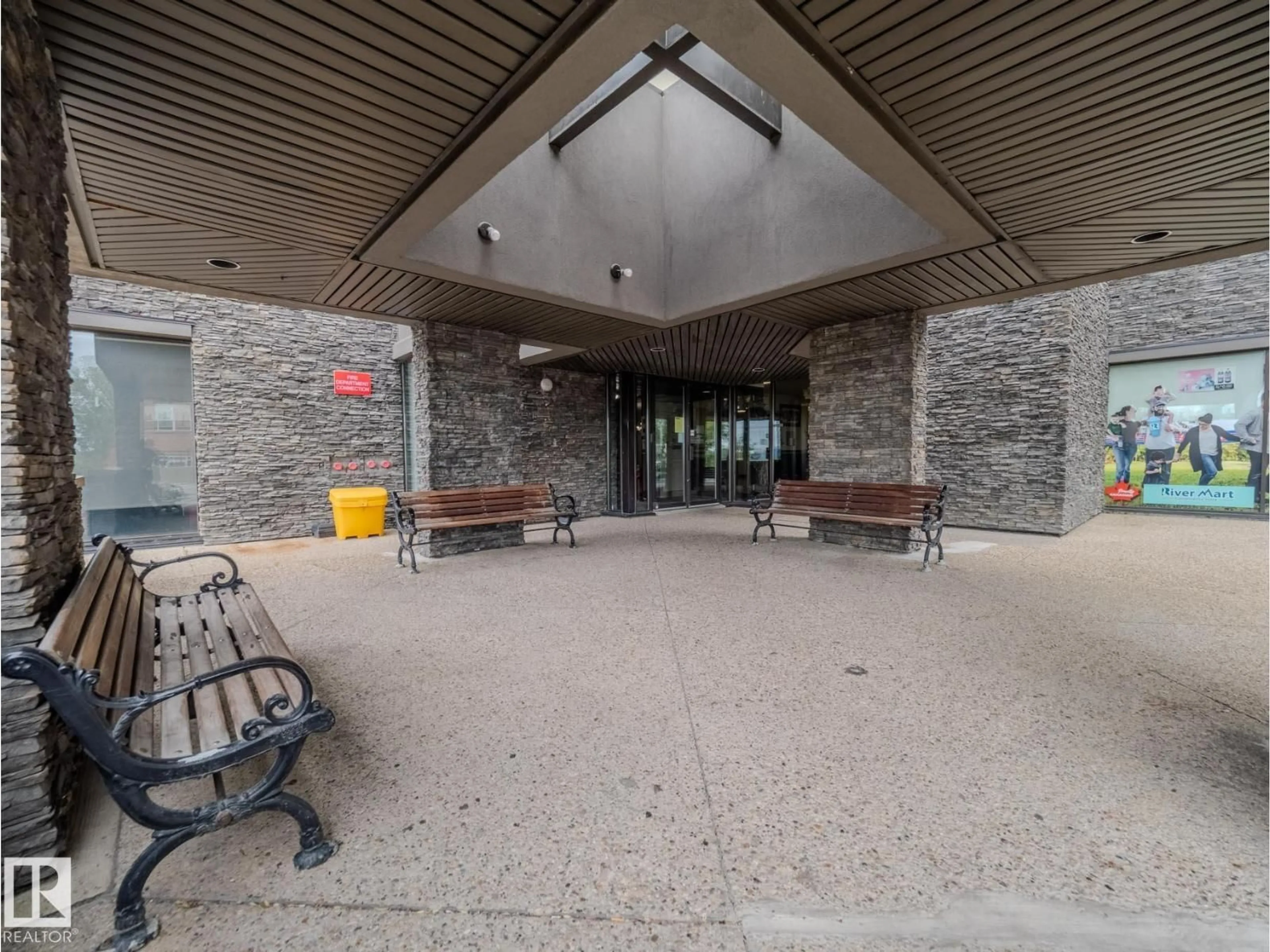 Lobby for 10149 - 600 SASKATCHEWAN DR, Edmonton Alberta T6E6B6