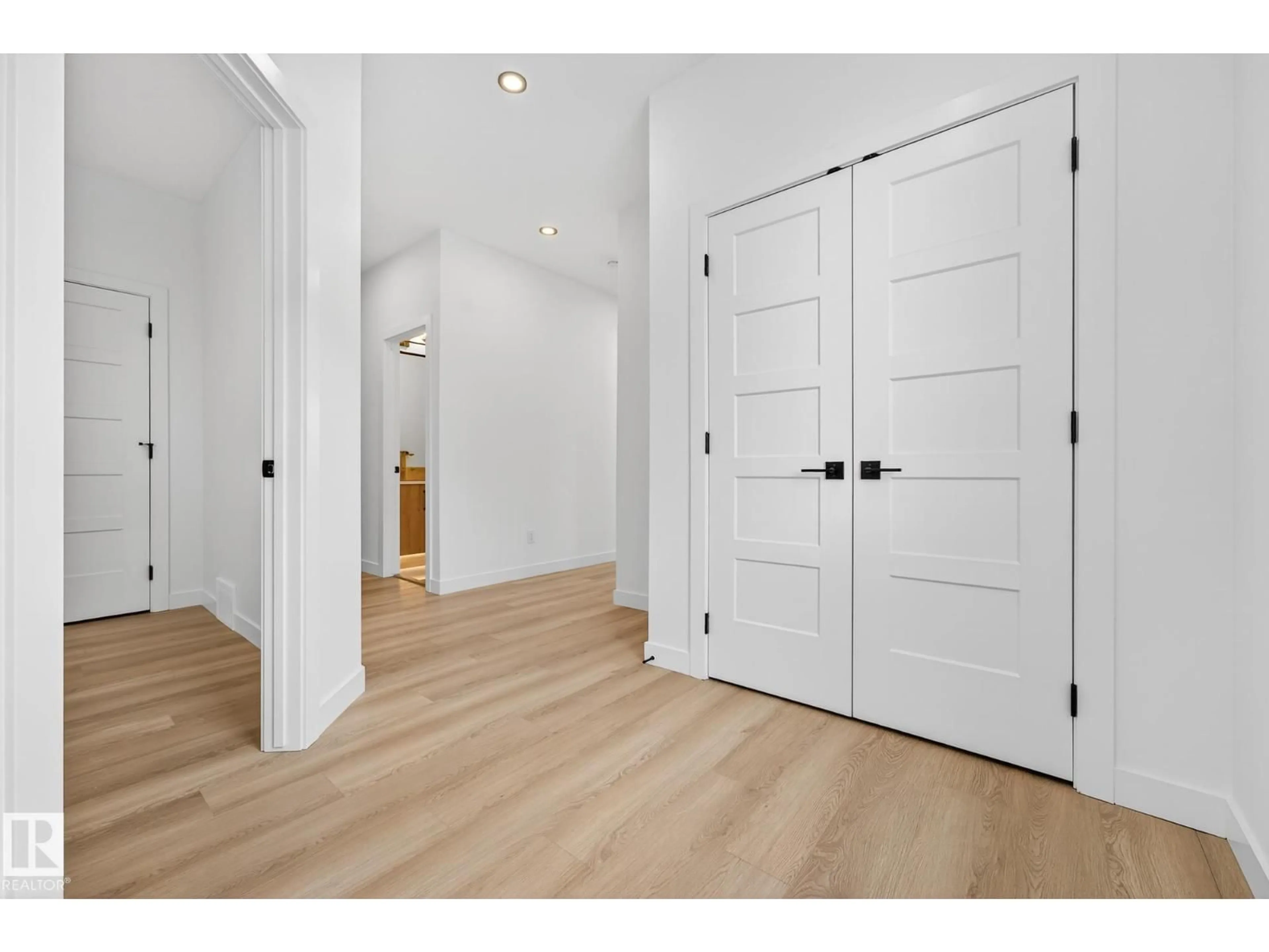 Indoor entryway for 49 ELDRIDGE POINT, St. Albert Alberta T8T1R8