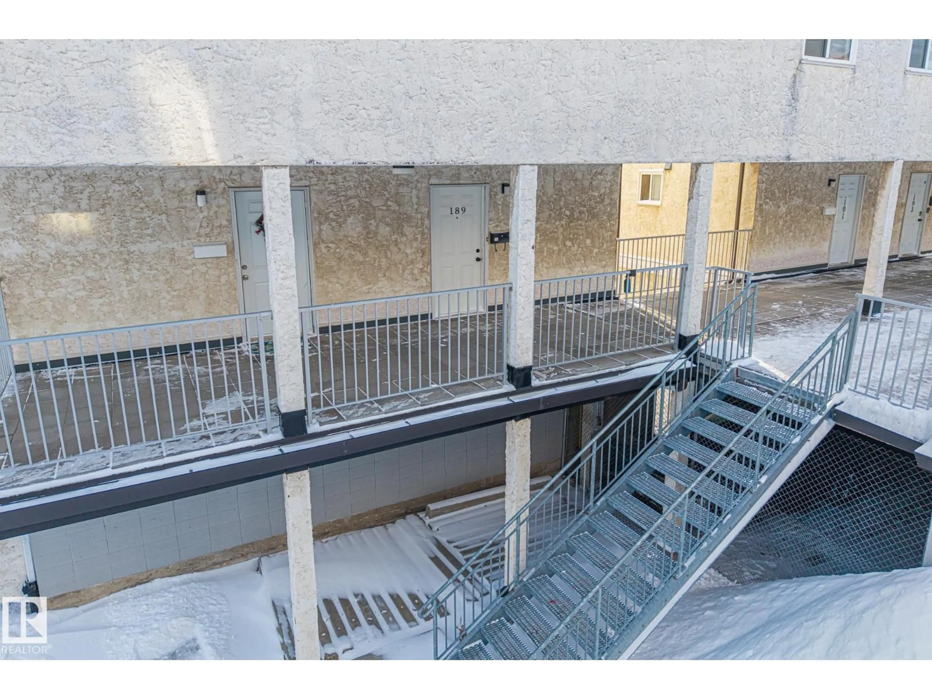 Stairs for 189 LANCASTER TC, Edmonton Alberta T5X5T2