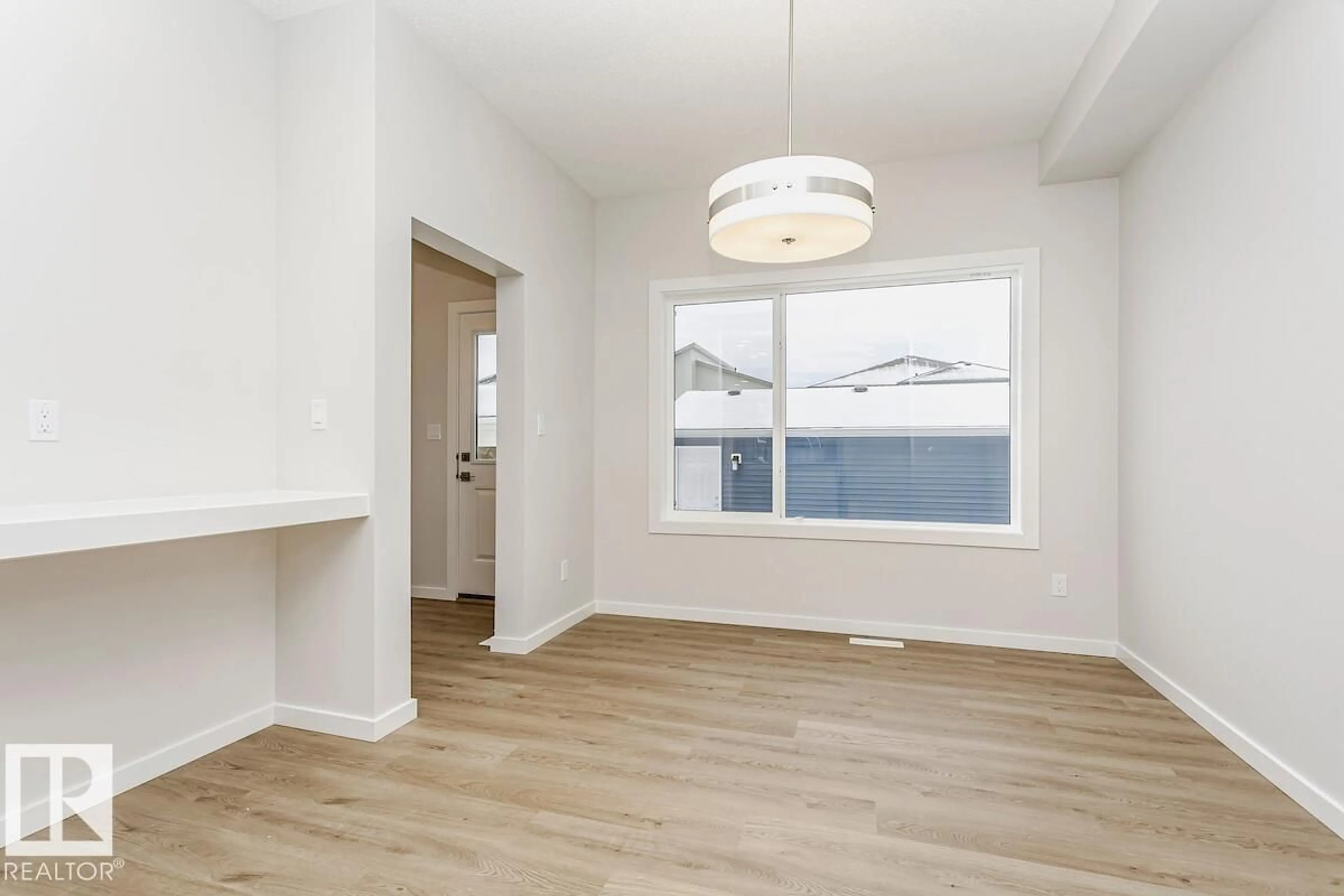 A pic of a room for 318 26 ST, Edmonton Alberta T6X3J1