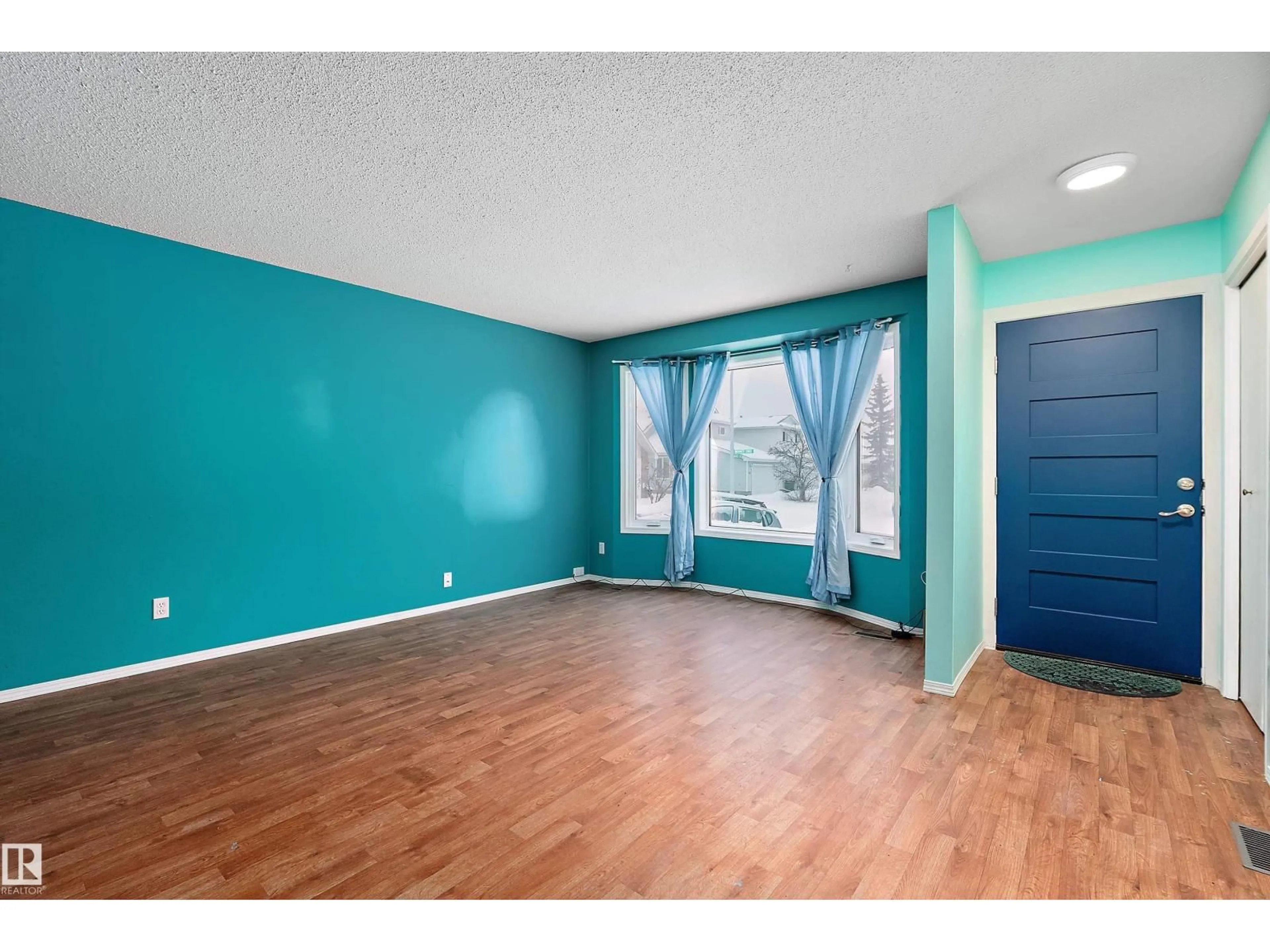 A pic of a room for 128 WARWICK CR, Edmonton Alberta T5X5P3