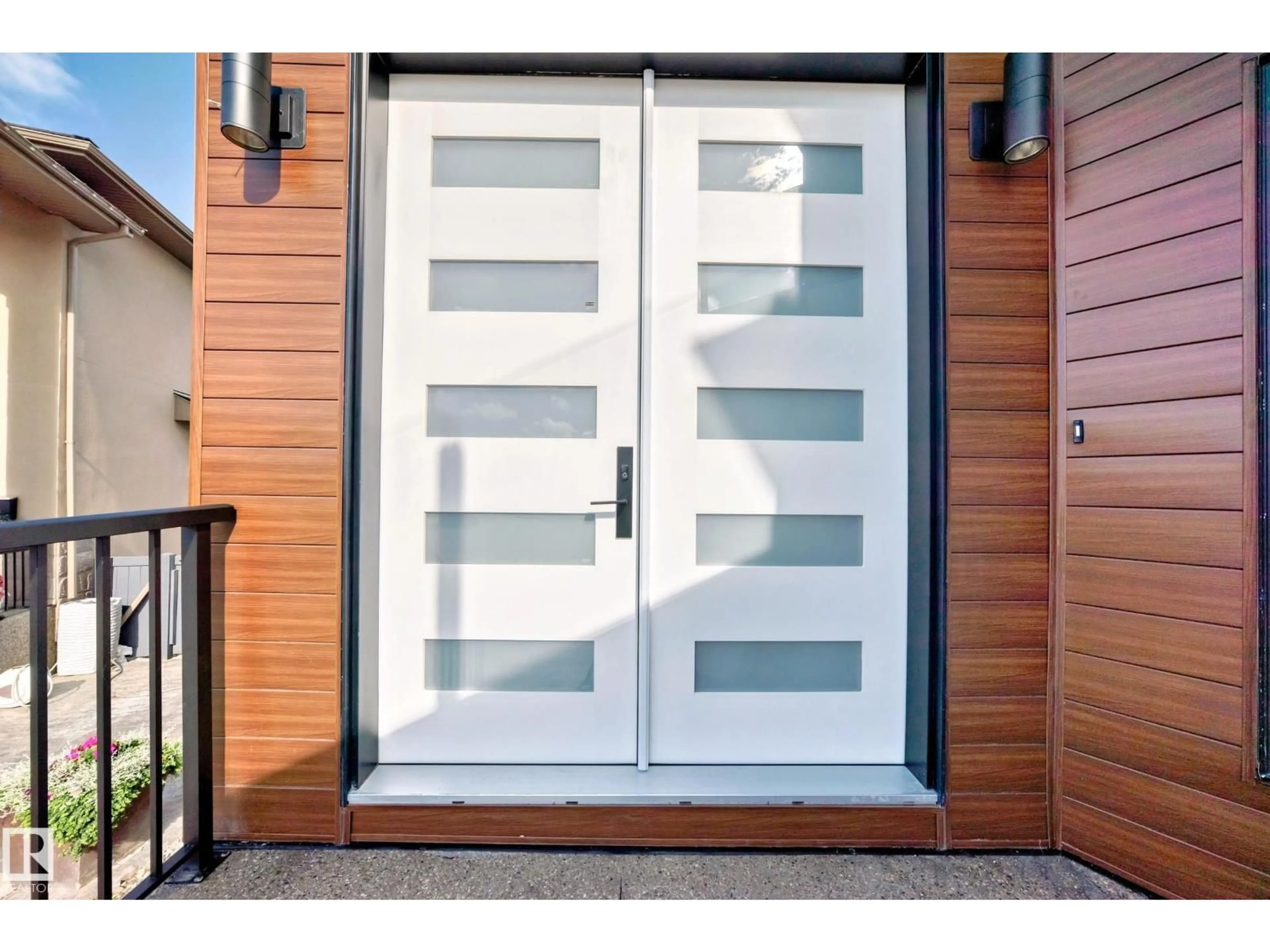 Indoor entryway for NE - 5928 32 ST, Rural Leduc County Alberta T4X0X4