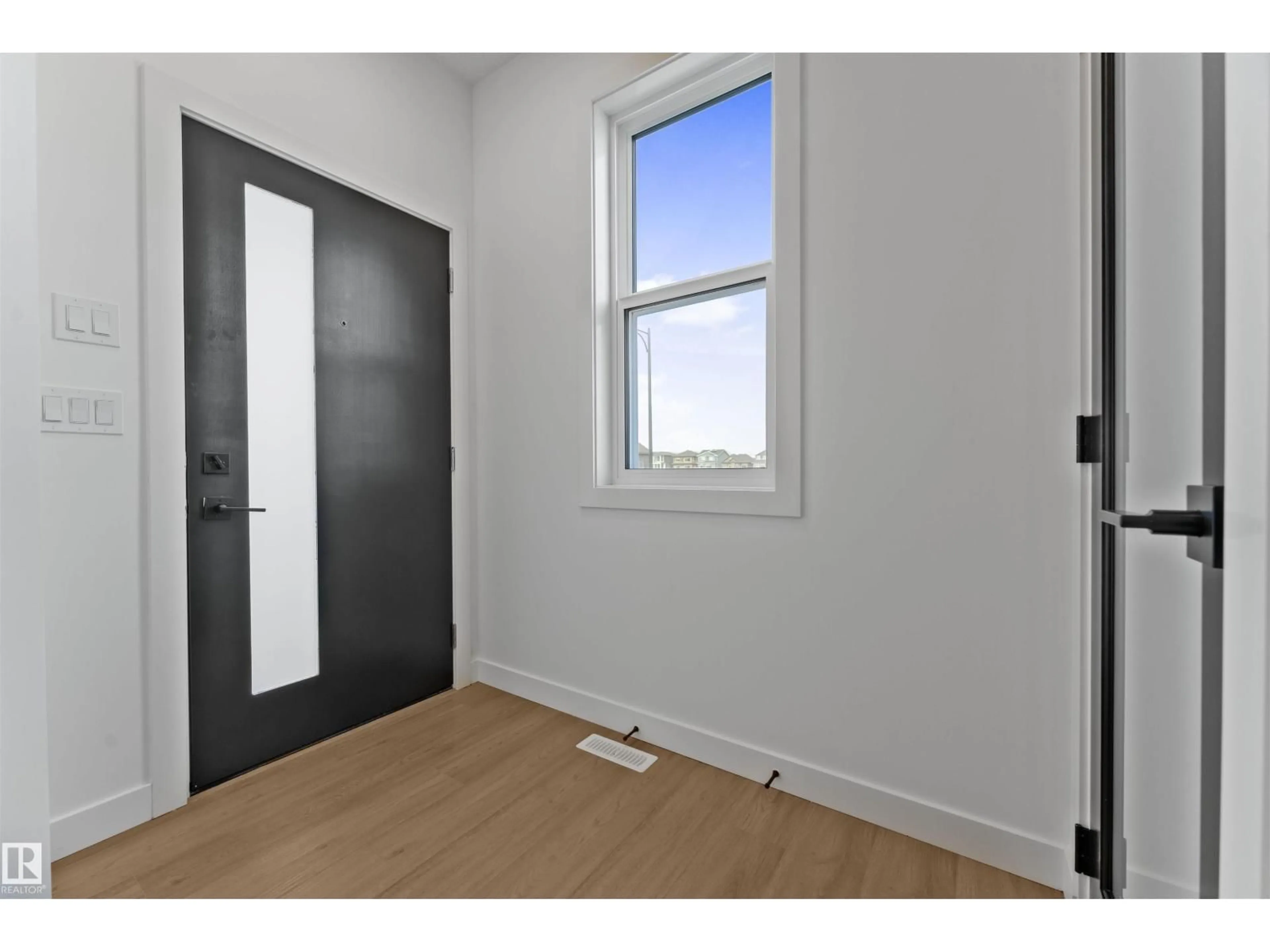 Indoor entryway for 57 ELDRIDGE PT, St. Albert Alberta T8N8C3