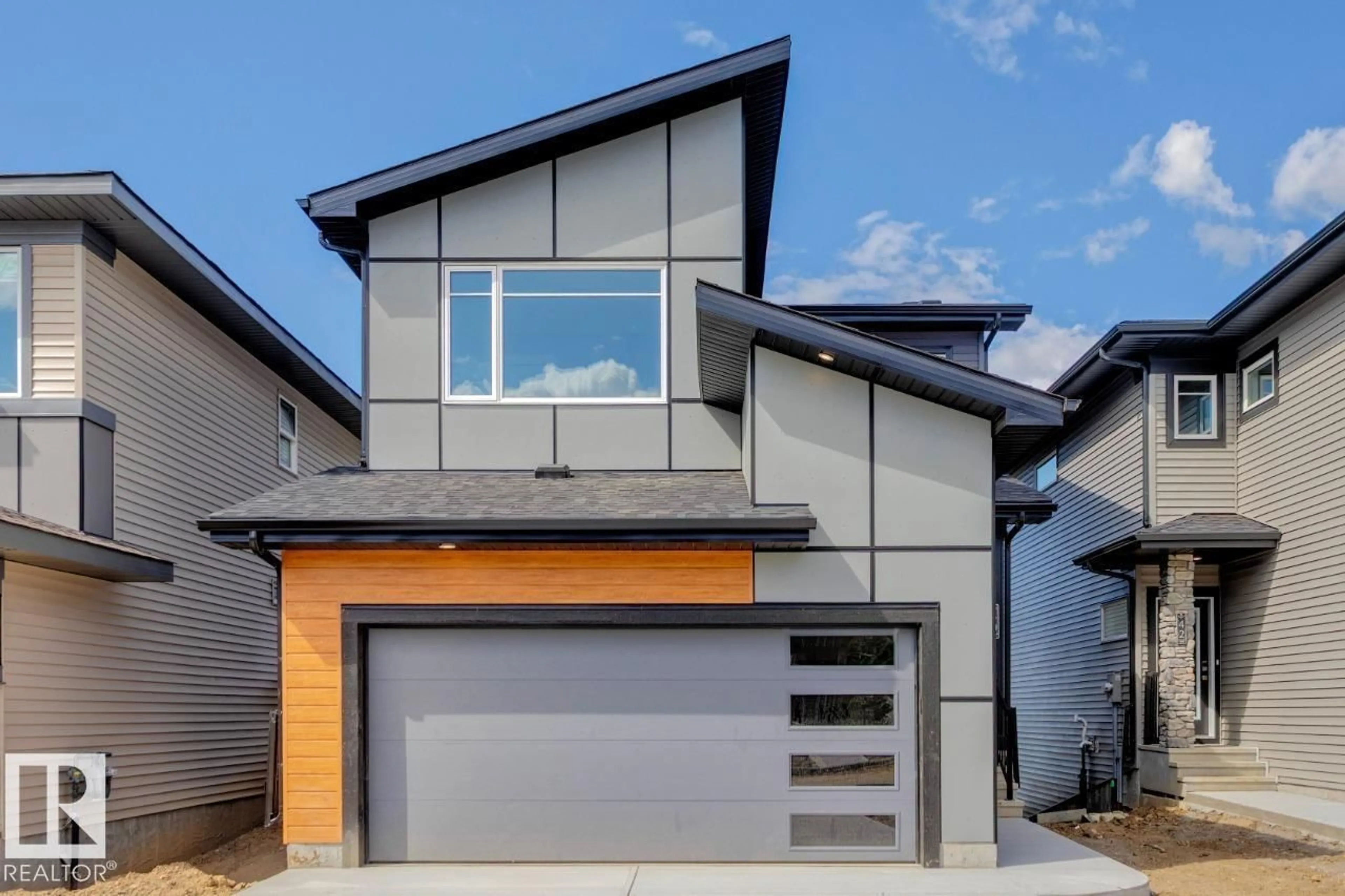 Home with vinyl exterior material, street for 40 GAMBEL LO, Spruce Grove Alberta T7X0C9