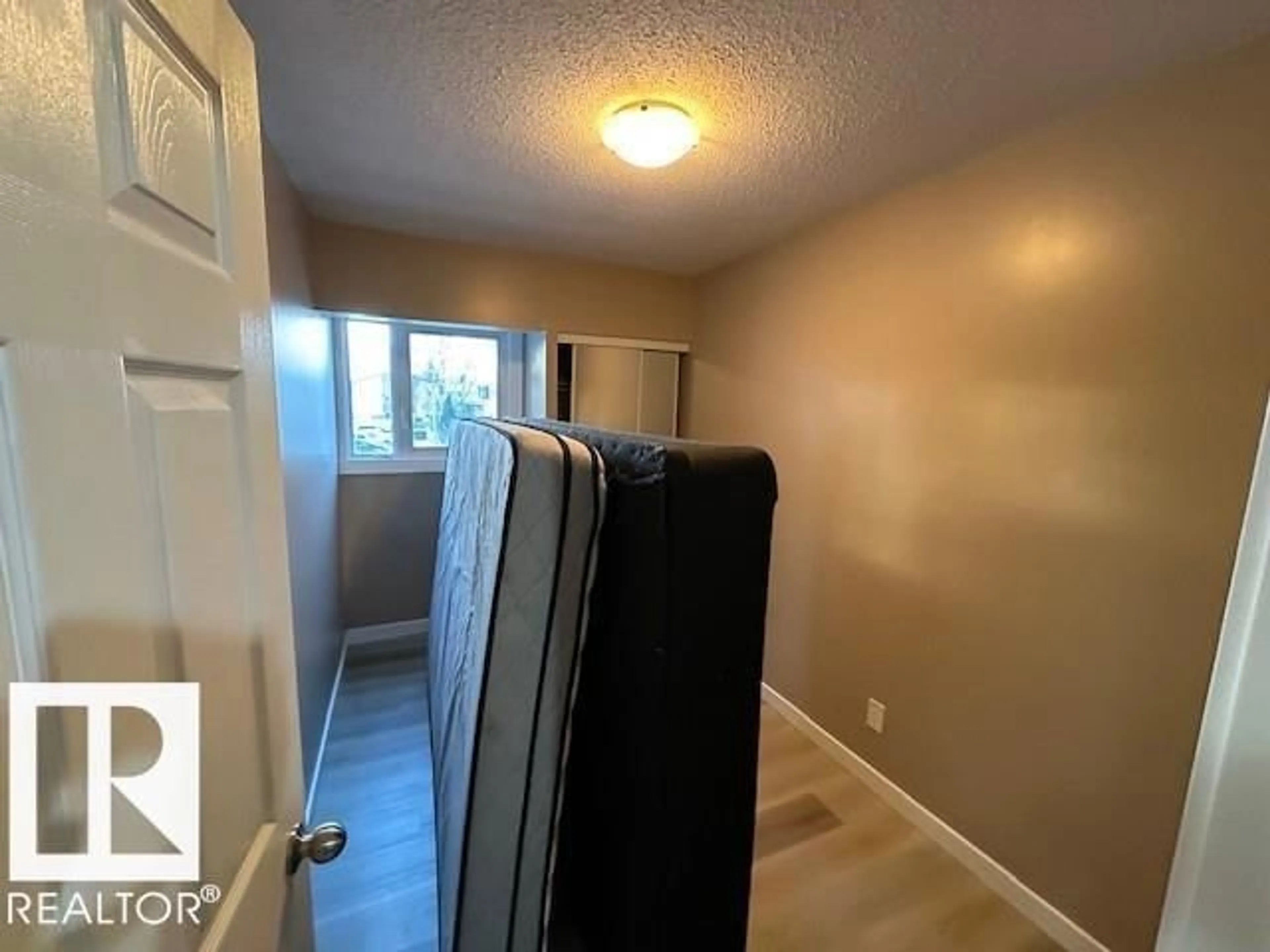 A pic of a room for #11 - 14110 80 ST, Edmonton Alberta T5C1L6