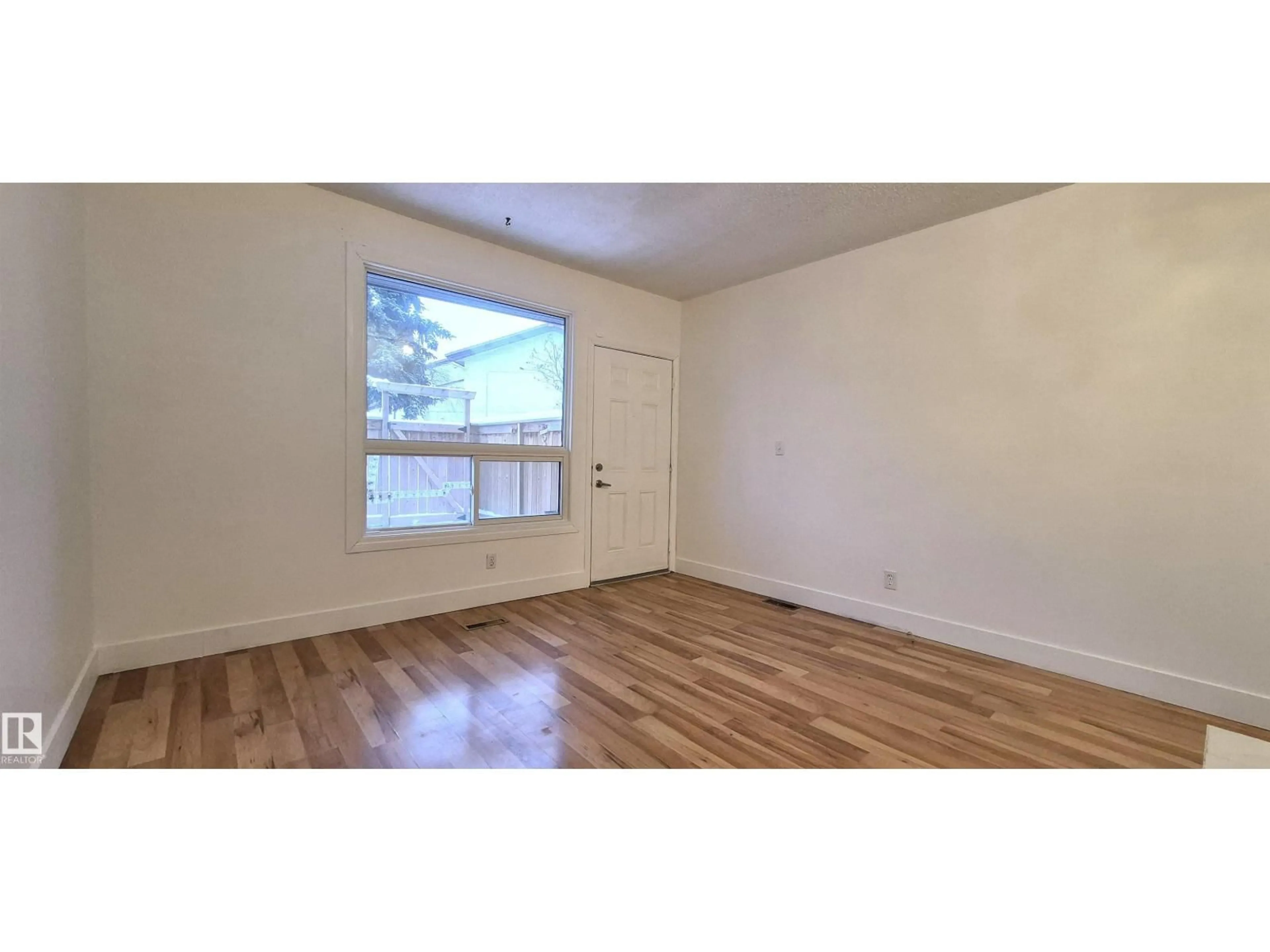 A pic of a room for 3619 30 AV, Edmonton Alberta T6L5H5