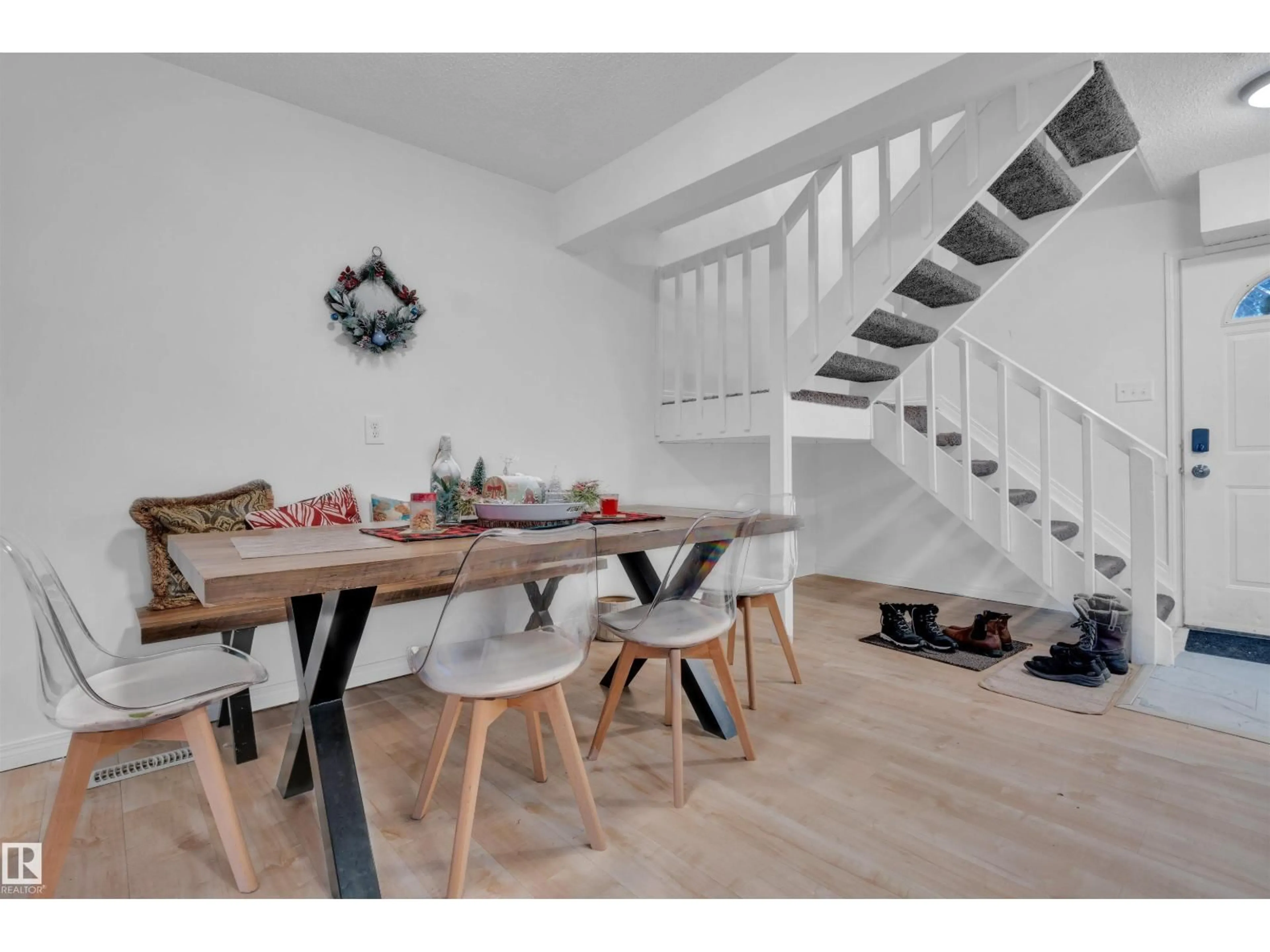 Dining room, wood/laminate floor for NW - 8F MEADOWLARK VG, Edmonton Alberta T5R5X3