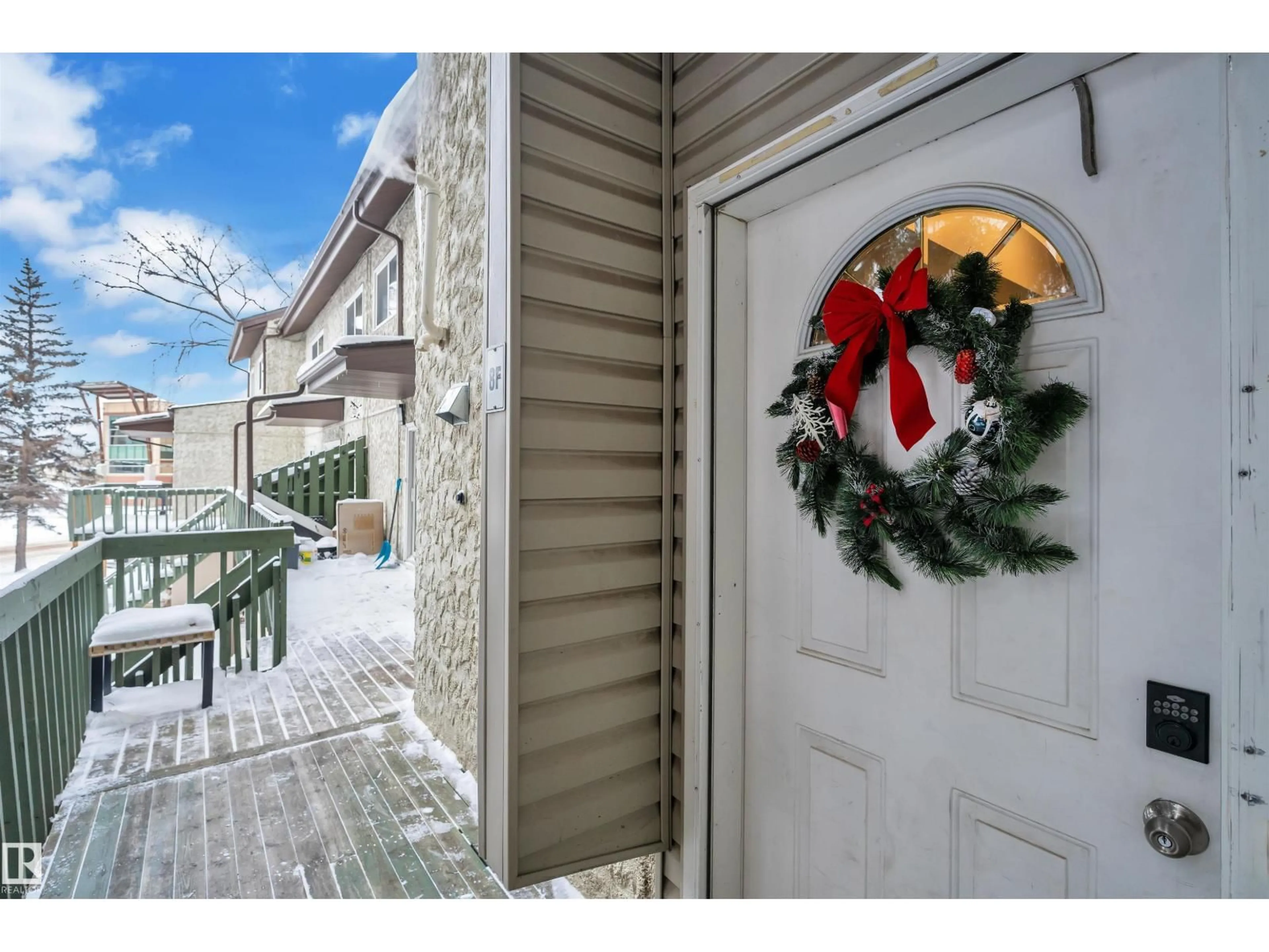 Indoor entryway for NW - 8F MEADOWLARK VG, Edmonton Alberta T5R5X3