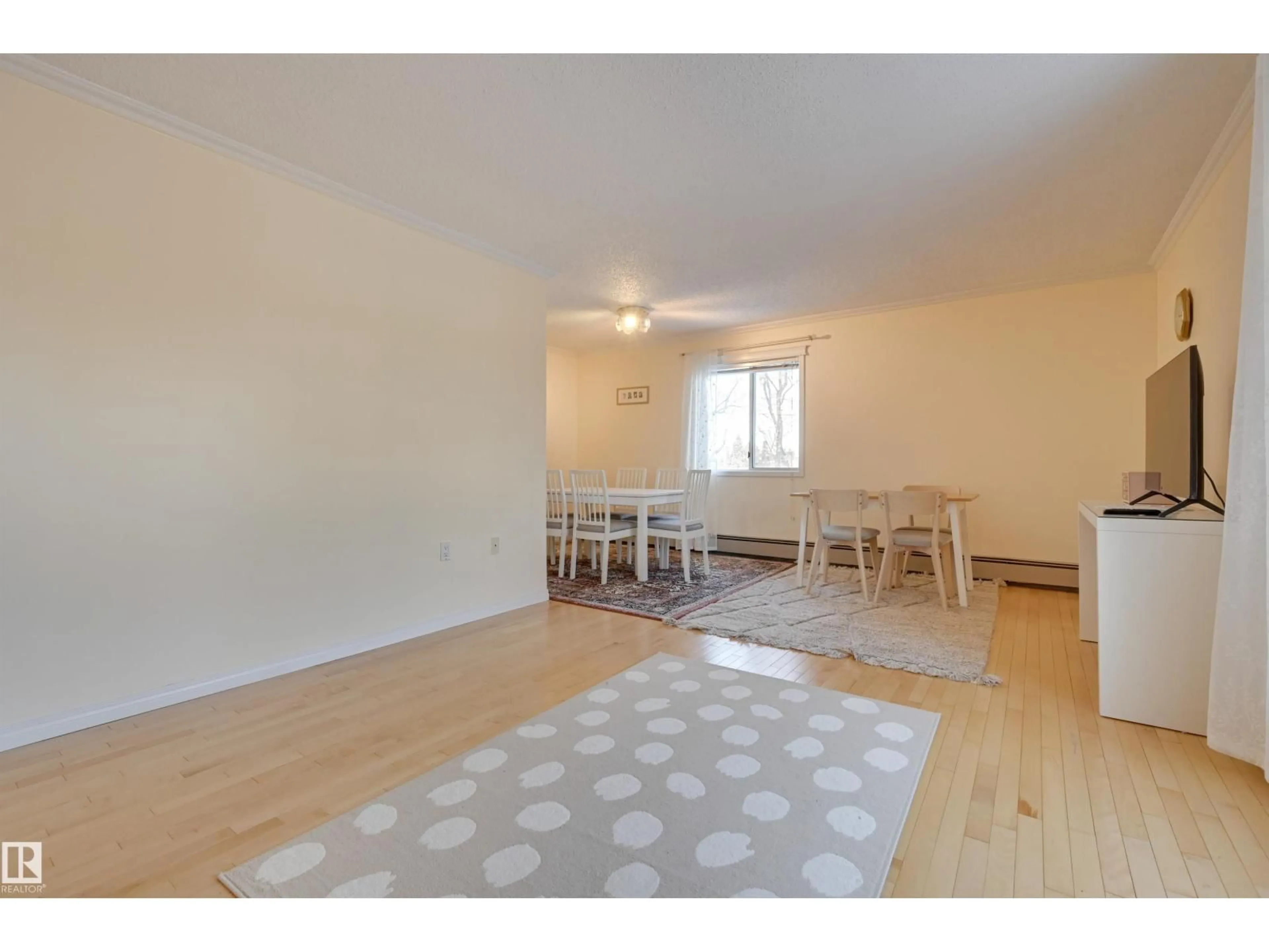 A pic of a room for 307 - 6310 101 AV, Edmonton Alberta T6A0H5