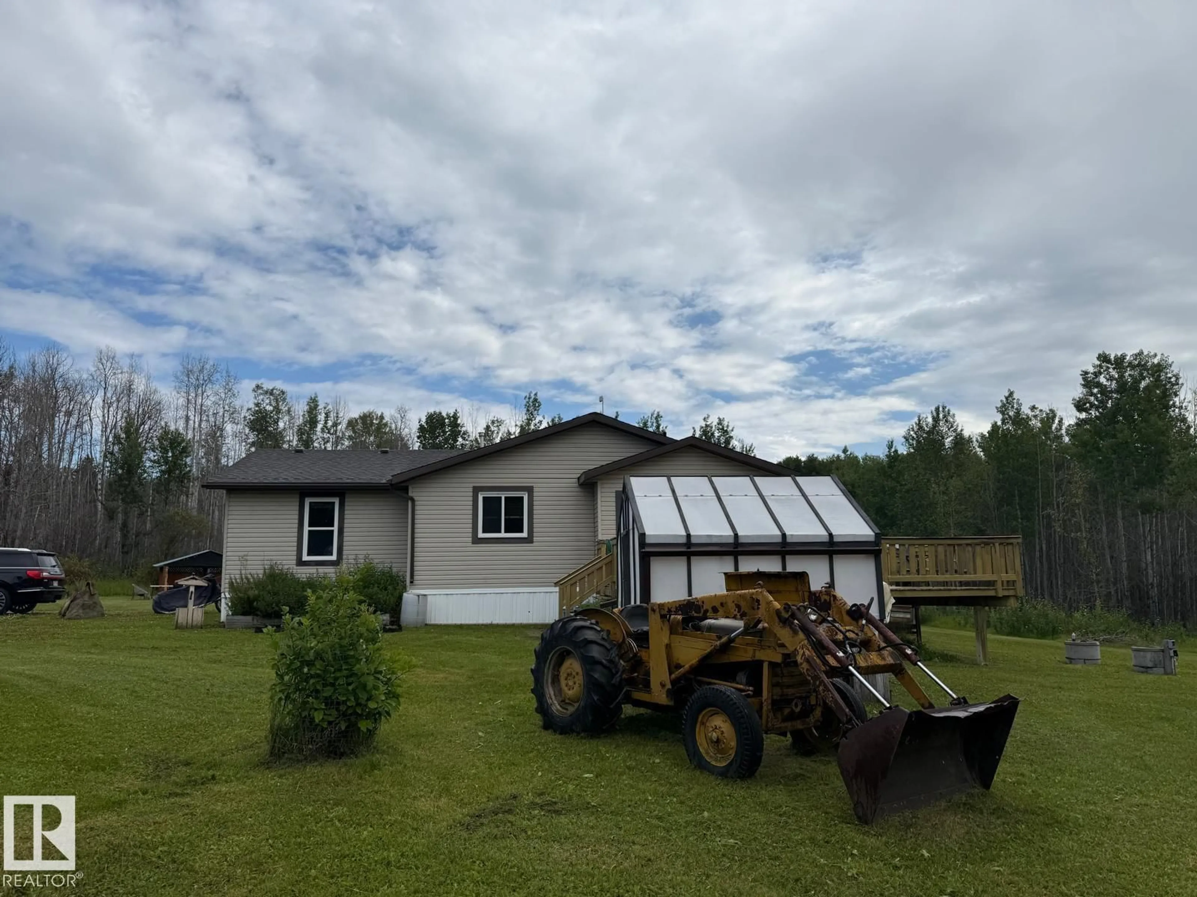 Shed for 56509 HWY 32, Rural Yellowhead Alberta T7E3X8
