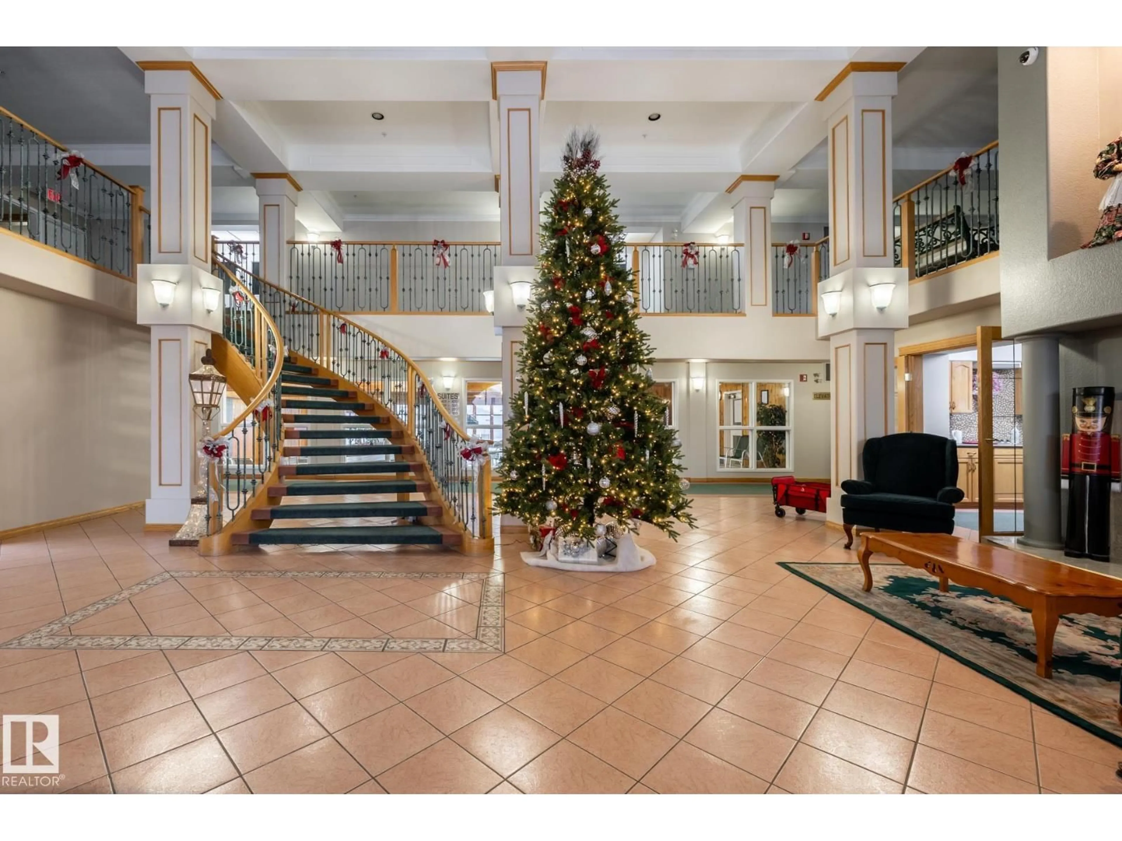 Lobby for 200 - 323 BETHEL DR, Sherwood Park Alberta T8H2C5