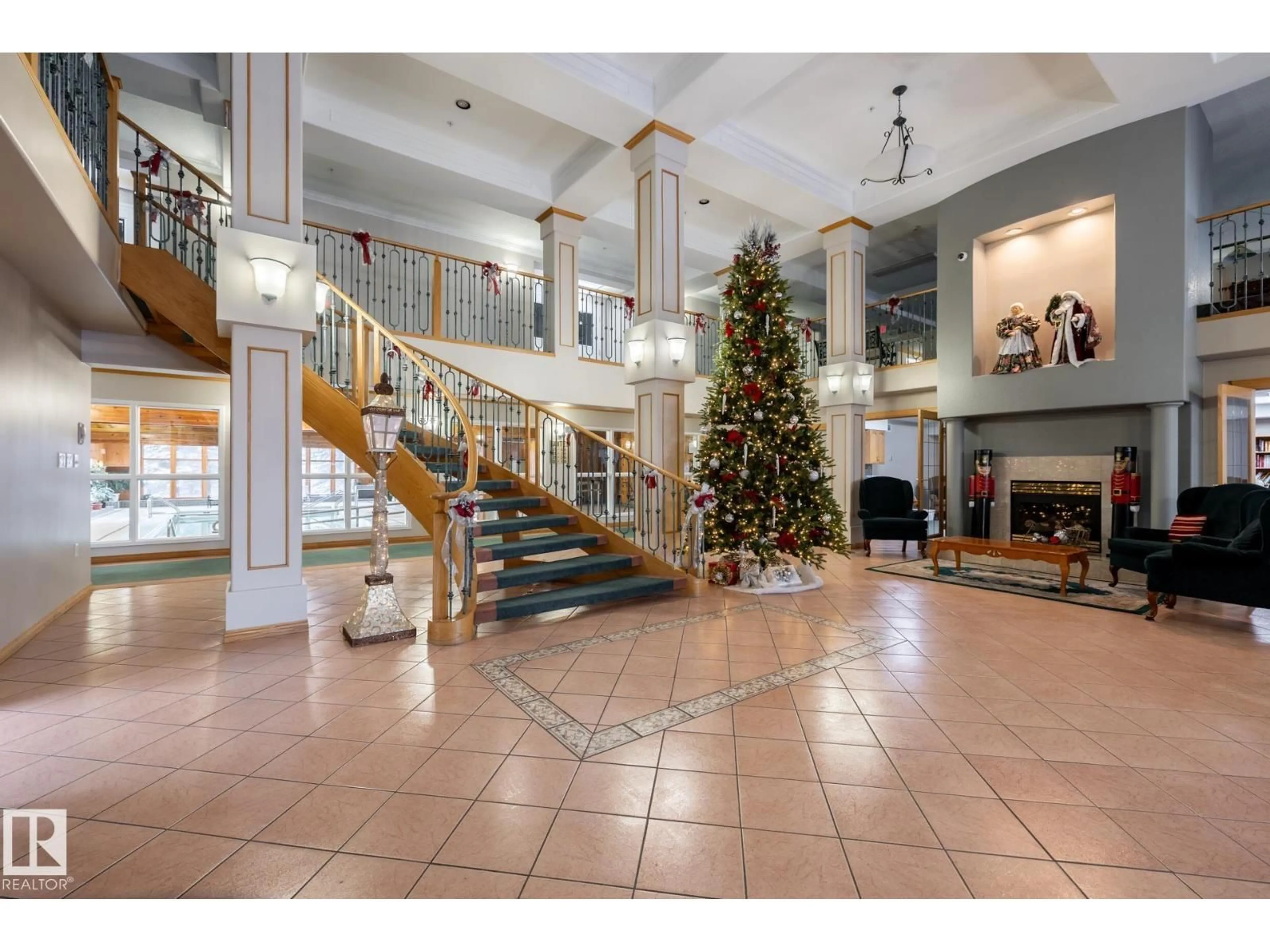 Lobby for 200 - 323 BETHEL DR, Sherwood Park Alberta T8H2C5