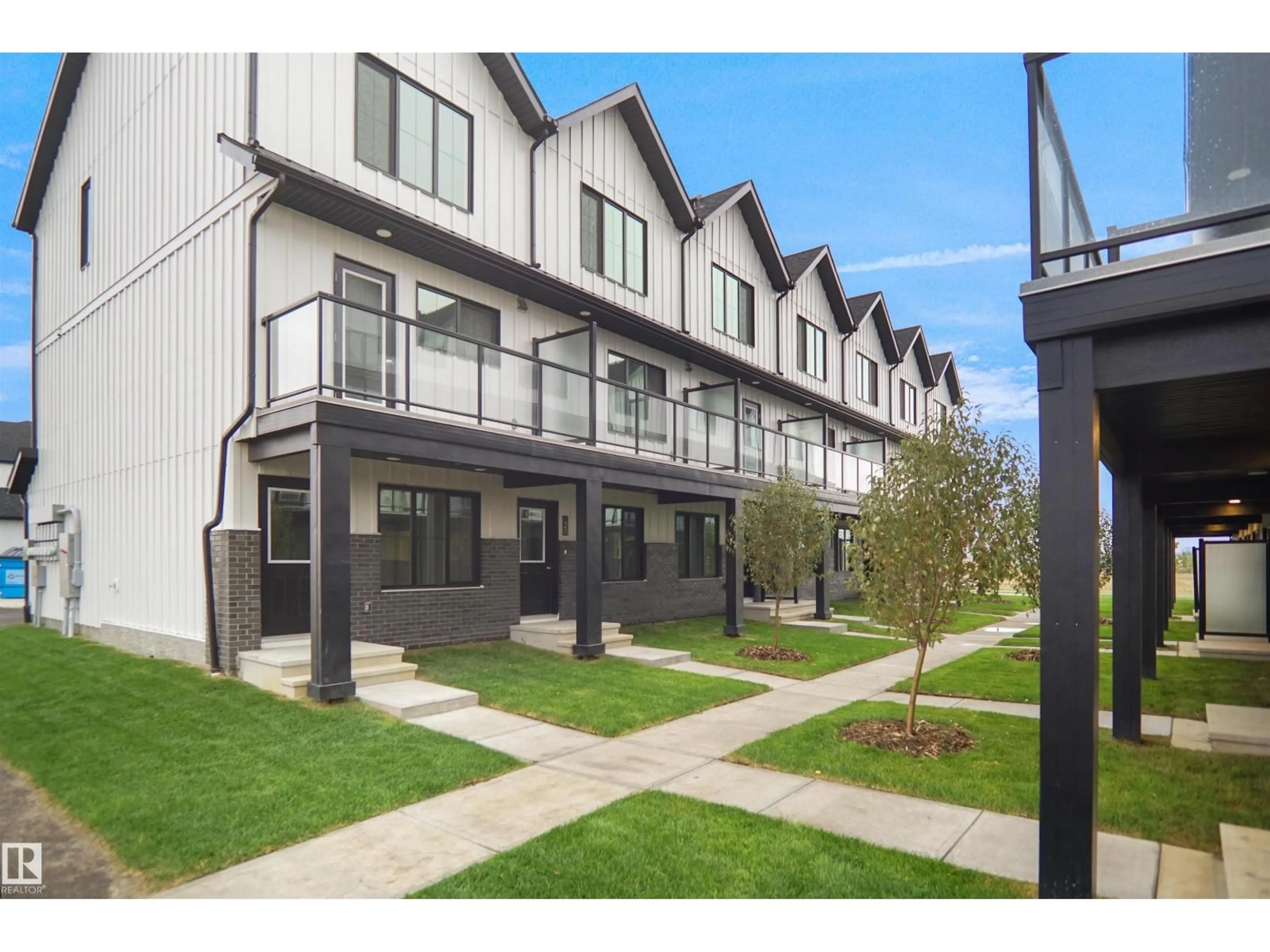 Unknown for #11 - 29 AIRPORT RD, Edmonton Alberta T5G2P9