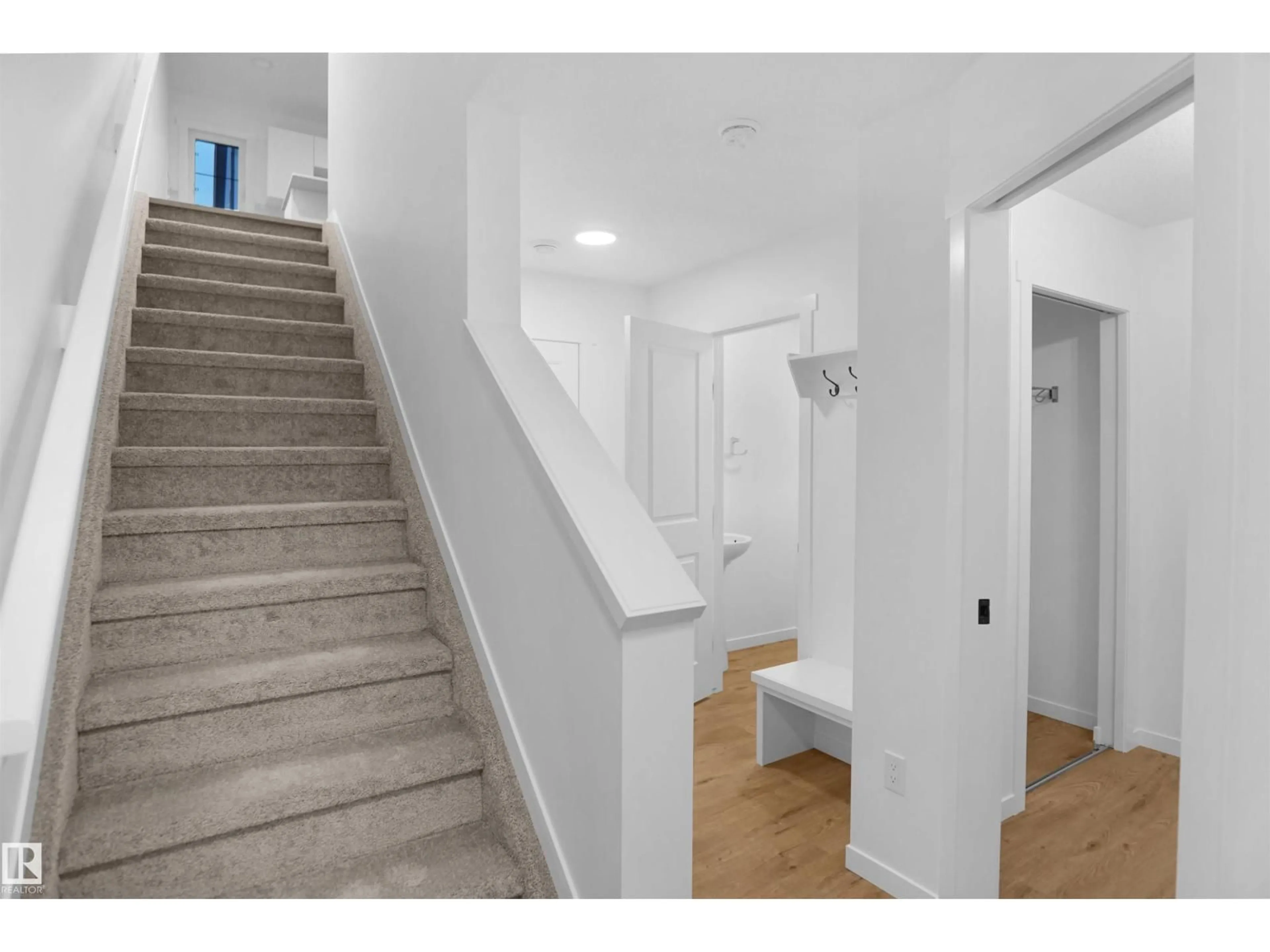 Unknown for #11 - 29 AIRPORT RD, Edmonton Alberta T5G2P9