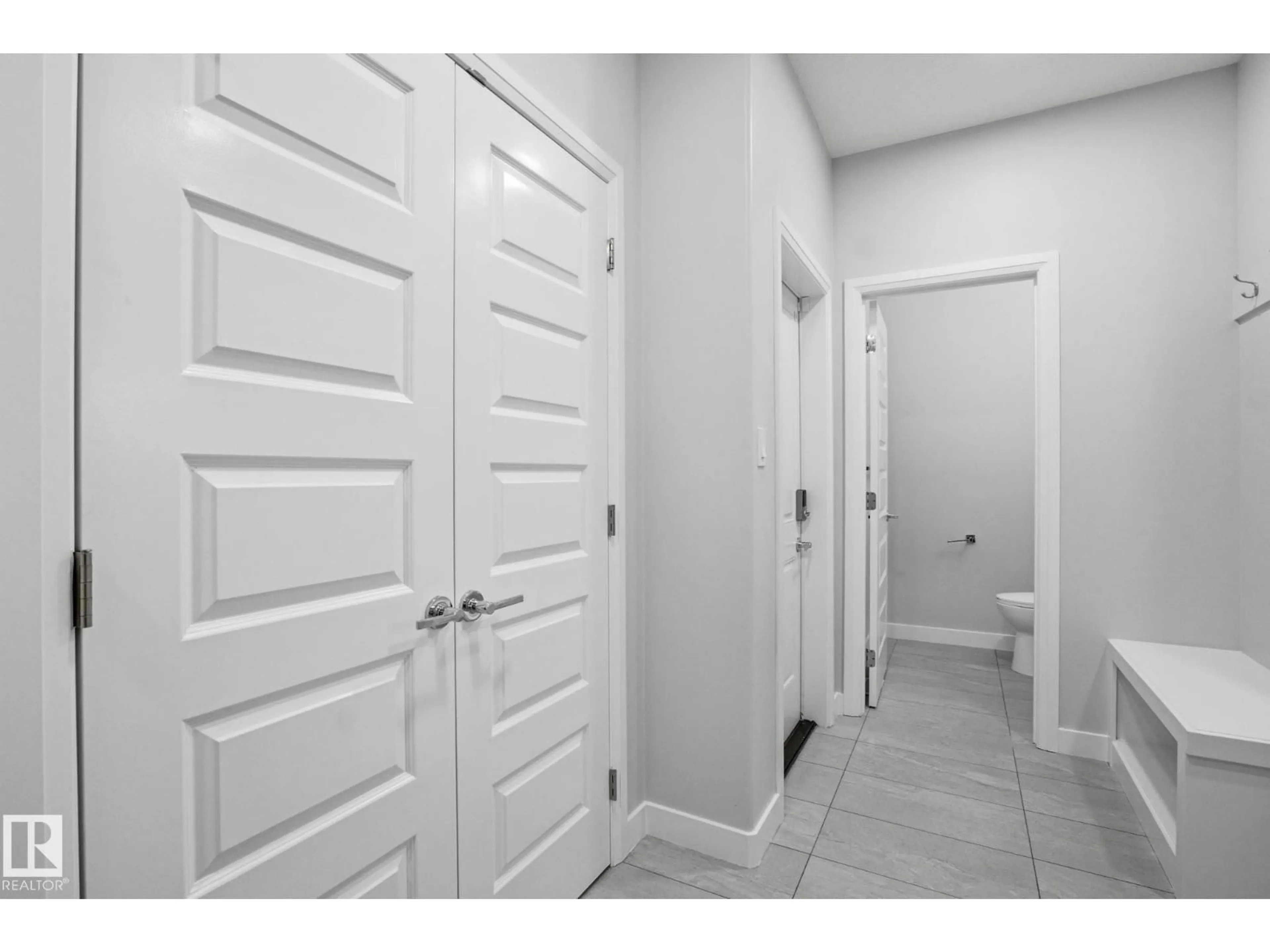 Indoor entryway for 7438 CHIVERS CR, Edmonton Alberta T6W4M2