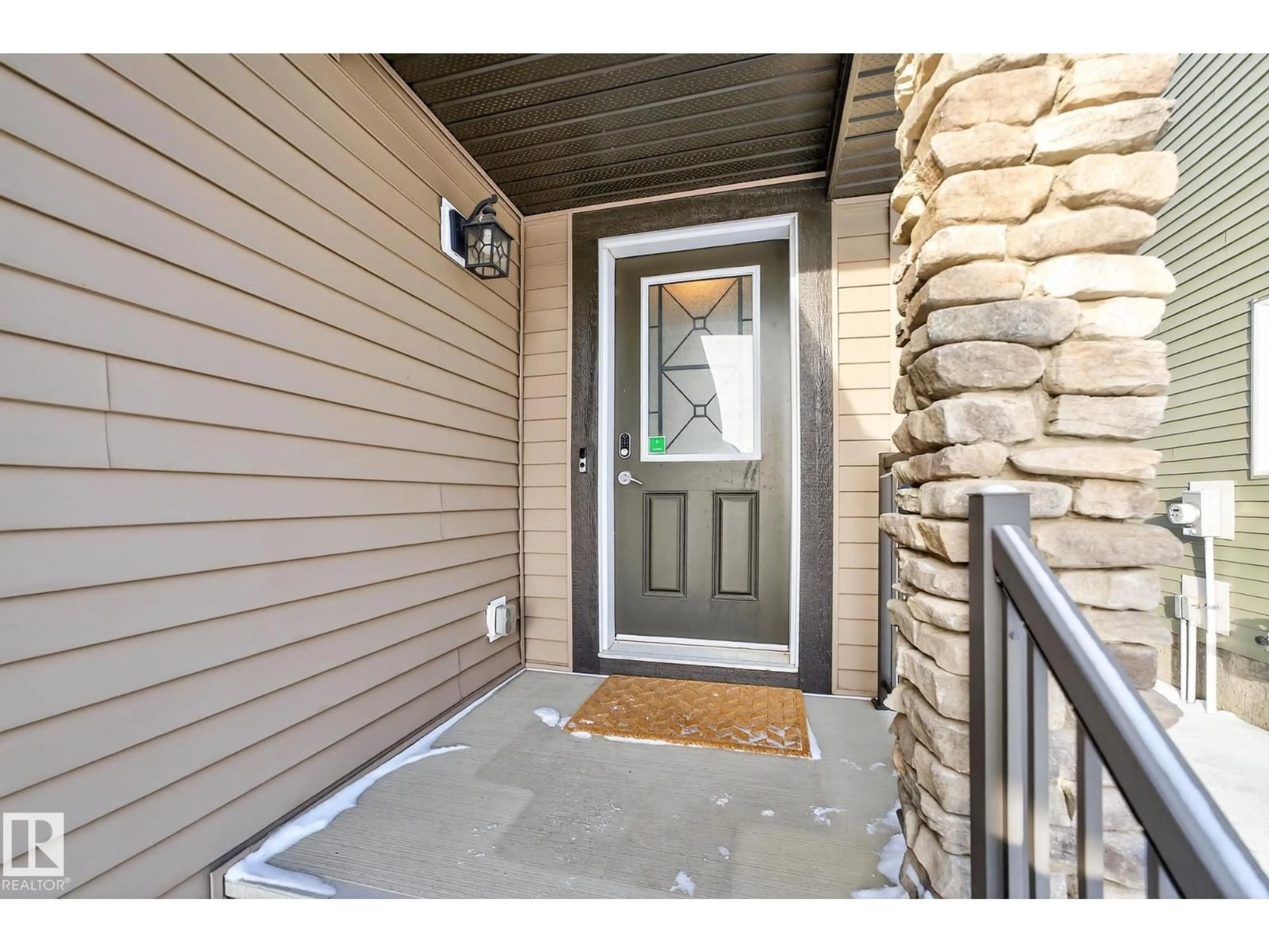 Indoor entryway for SW - 17604 8 AV, Edmonton Alberta T6W2X3