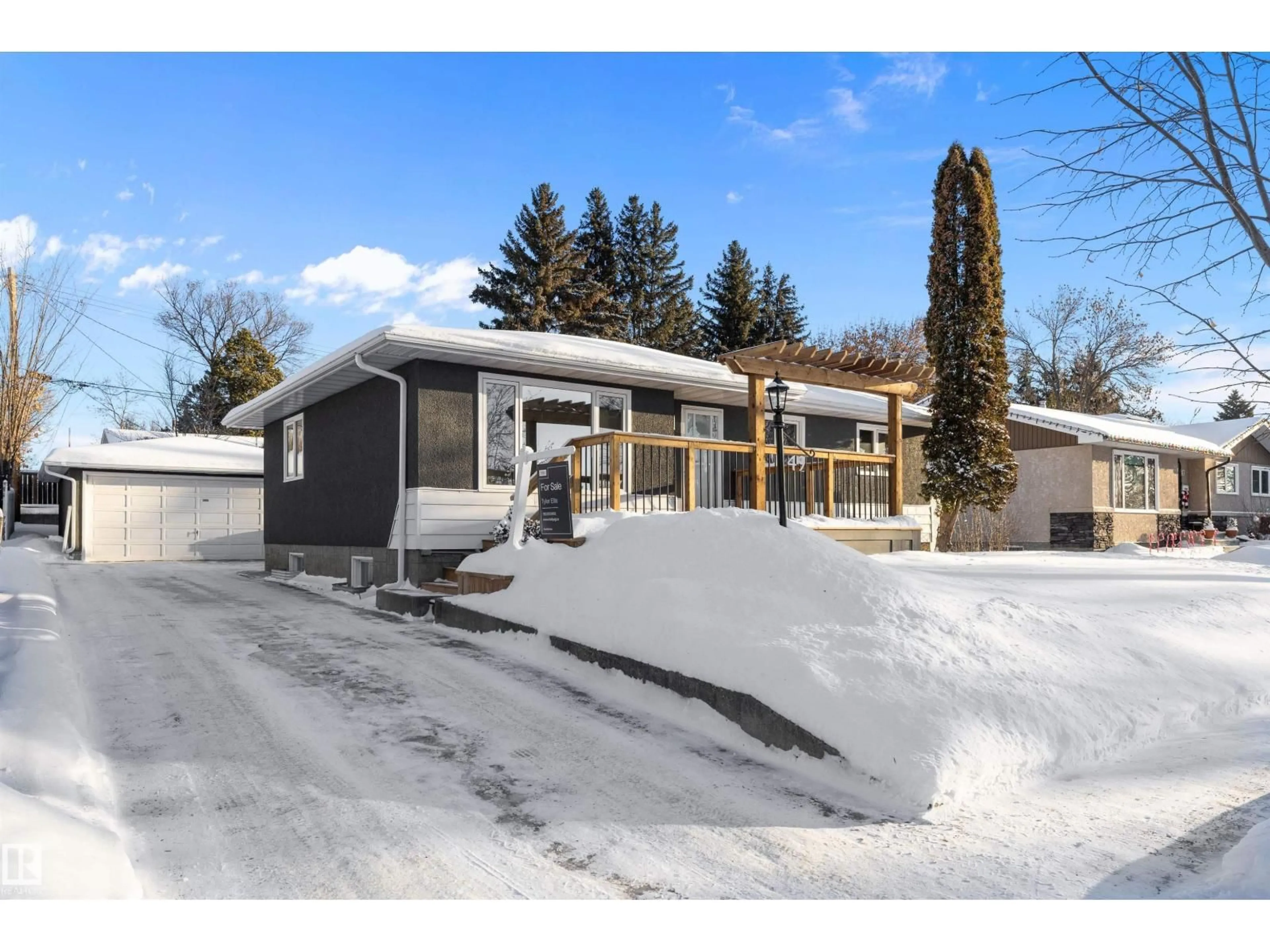 Home with vinyl exterior material, street for 49 SHERIDAN DR, St. Albert Alberta T8N1N1