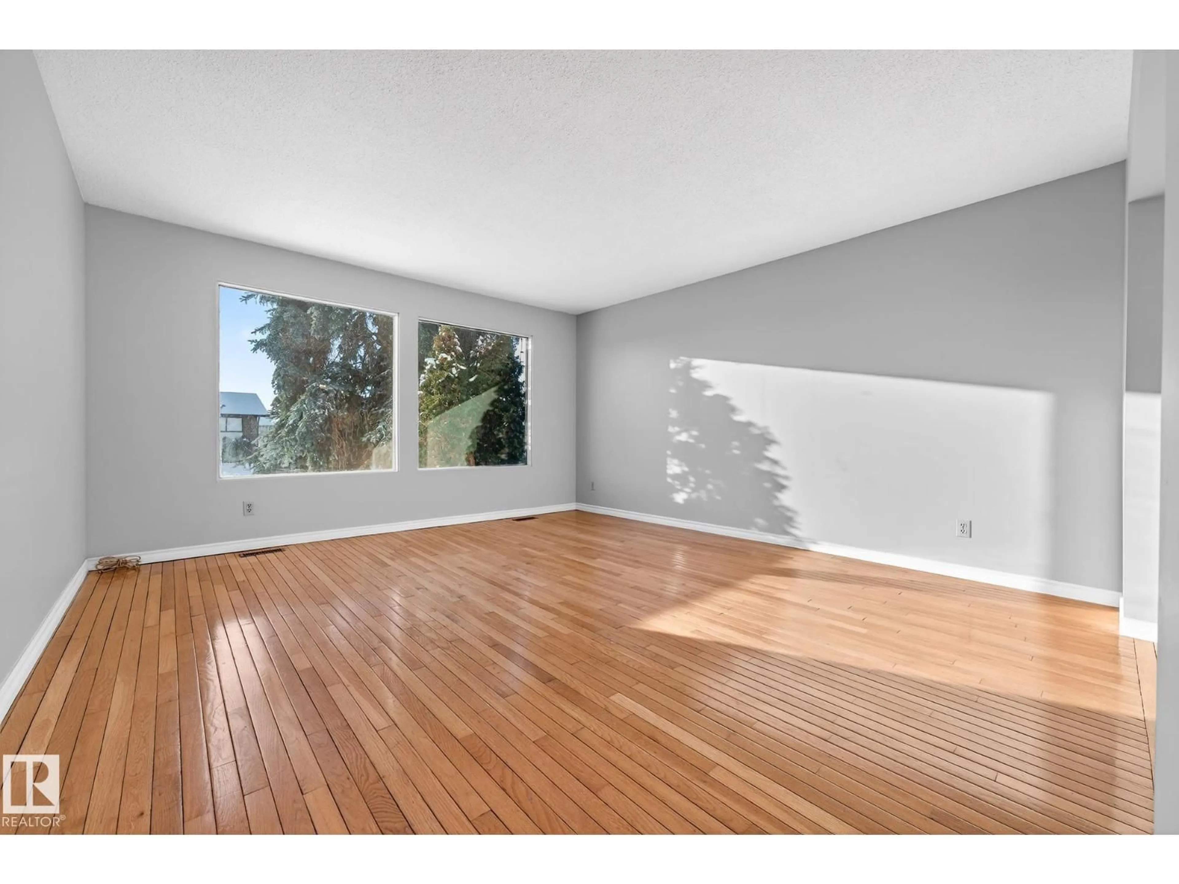 A pic of a room for 9508 139 AV, Edmonton Alberta T5E5Z8