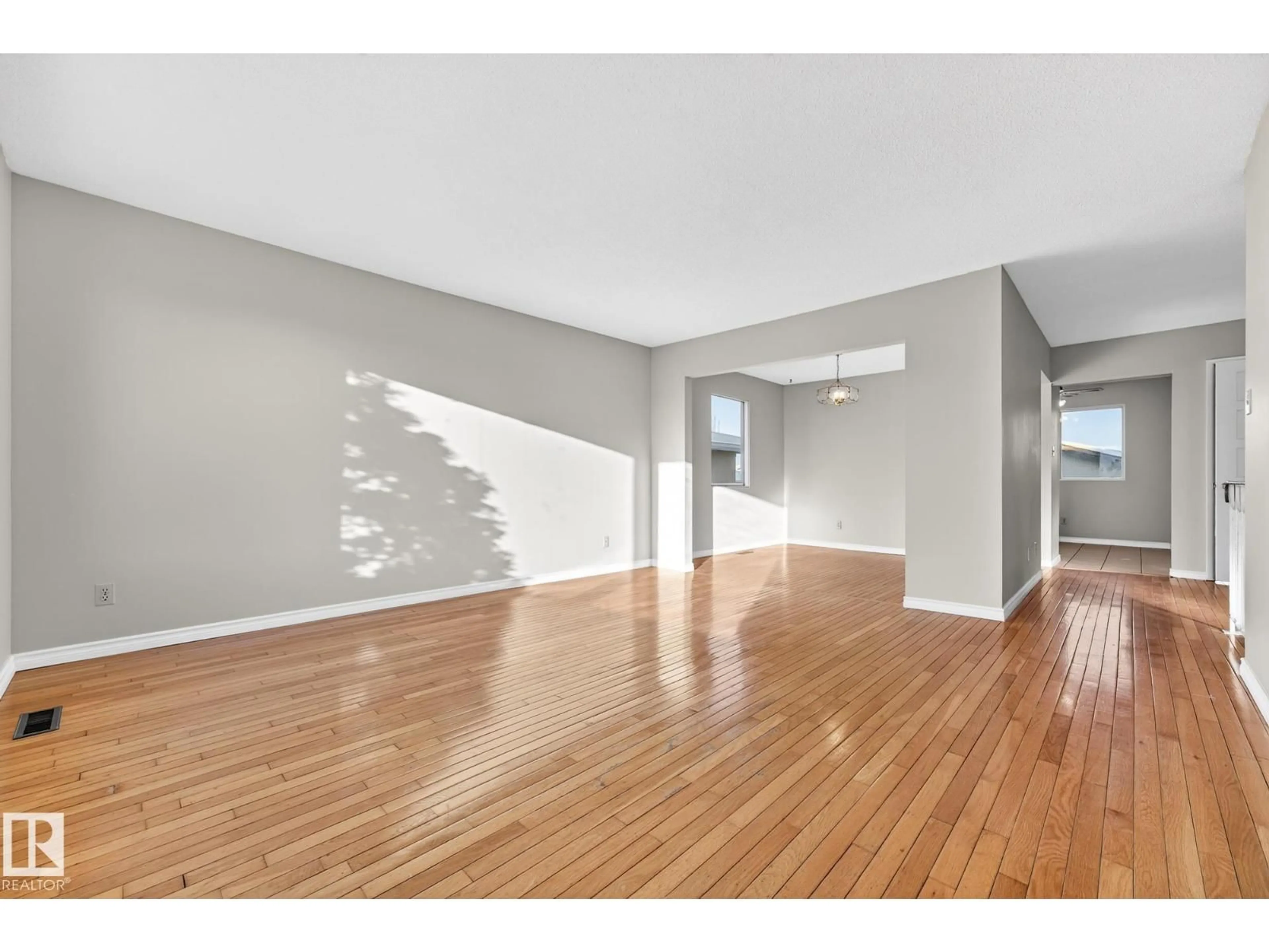 A pic of a room for 9508 139 AV, Edmonton Alberta T5E5Z8