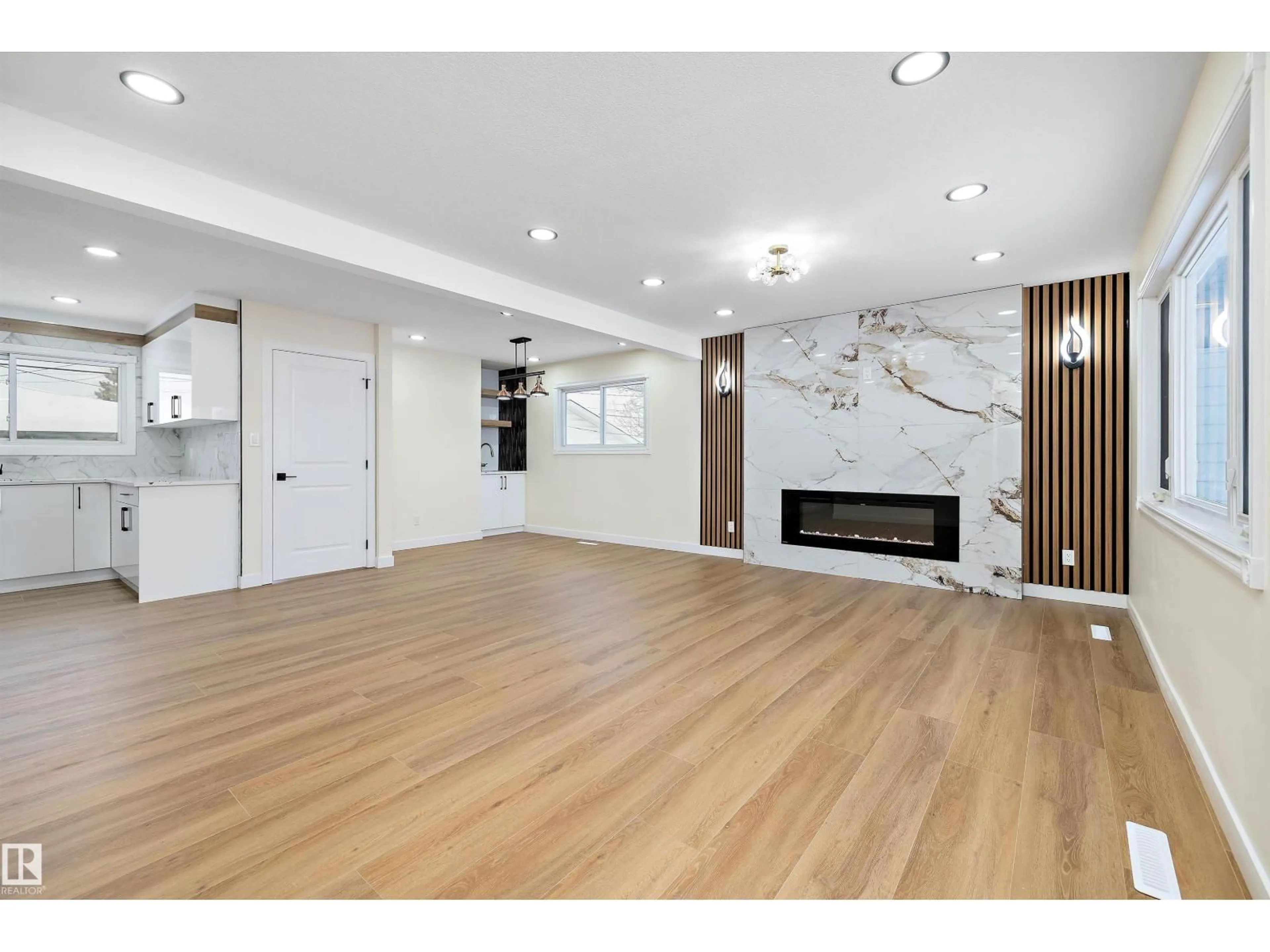 Unknown for 13519 109 ST, Edmonton Alberta T6E4Y6