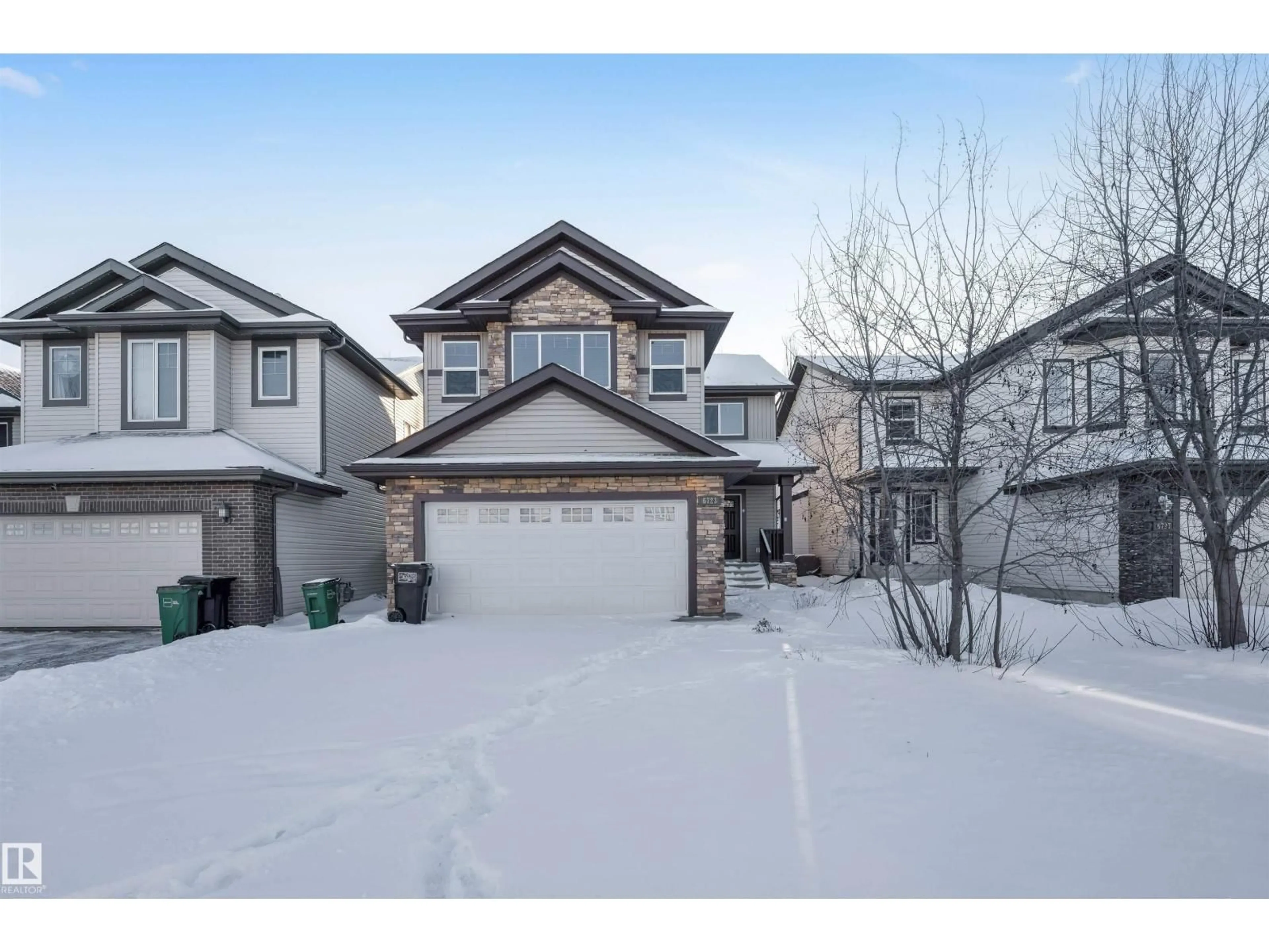 A pic from outside/outdoor area/front of a property/back of a property/a pic from drone, street for SW - 6723 19 AV, Edmonton Alberta T6X0L8