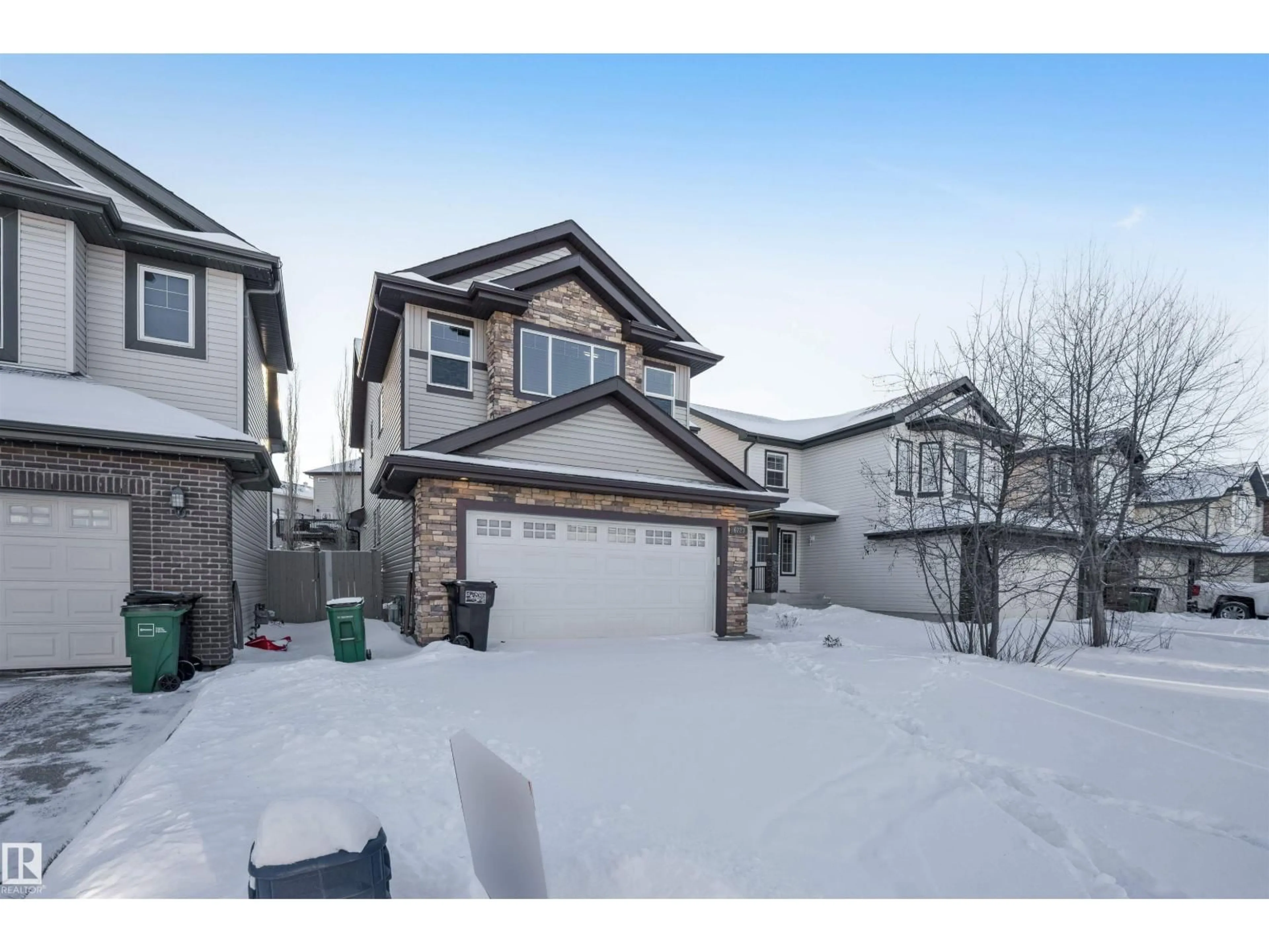 A pic from outside/outdoor area/front of a property/back of a property/a pic from drone, street for SW - 6723 19 AV, Edmonton Alberta T6X0L8