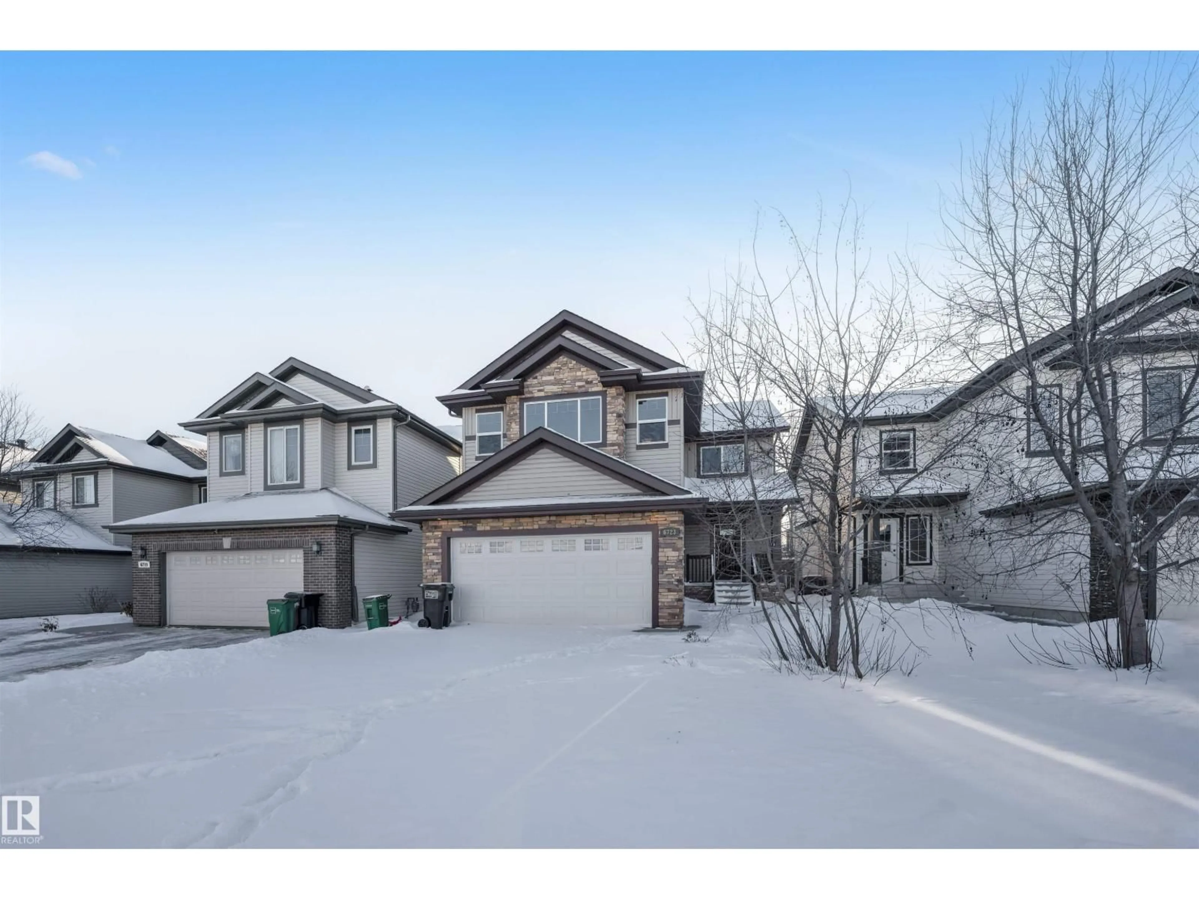 A pic from outside/outdoor area/front of a property/back of a property/a pic from drone, street for SW - 6723 19 AV, Edmonton Alberta T6X0L8