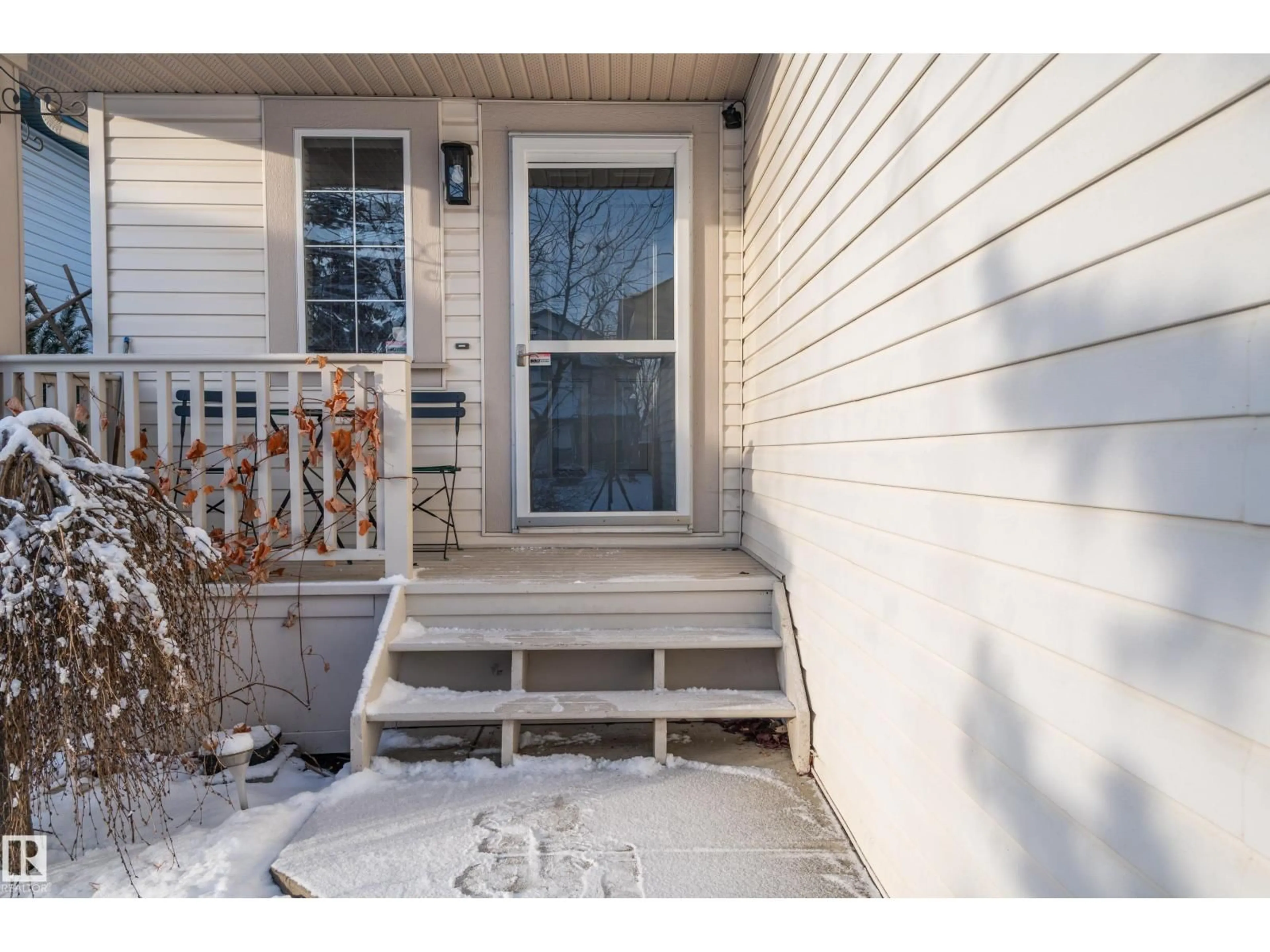 Indoor entryway for 161 HAYWARD CR, Edmonton Alberta T6R3G2
