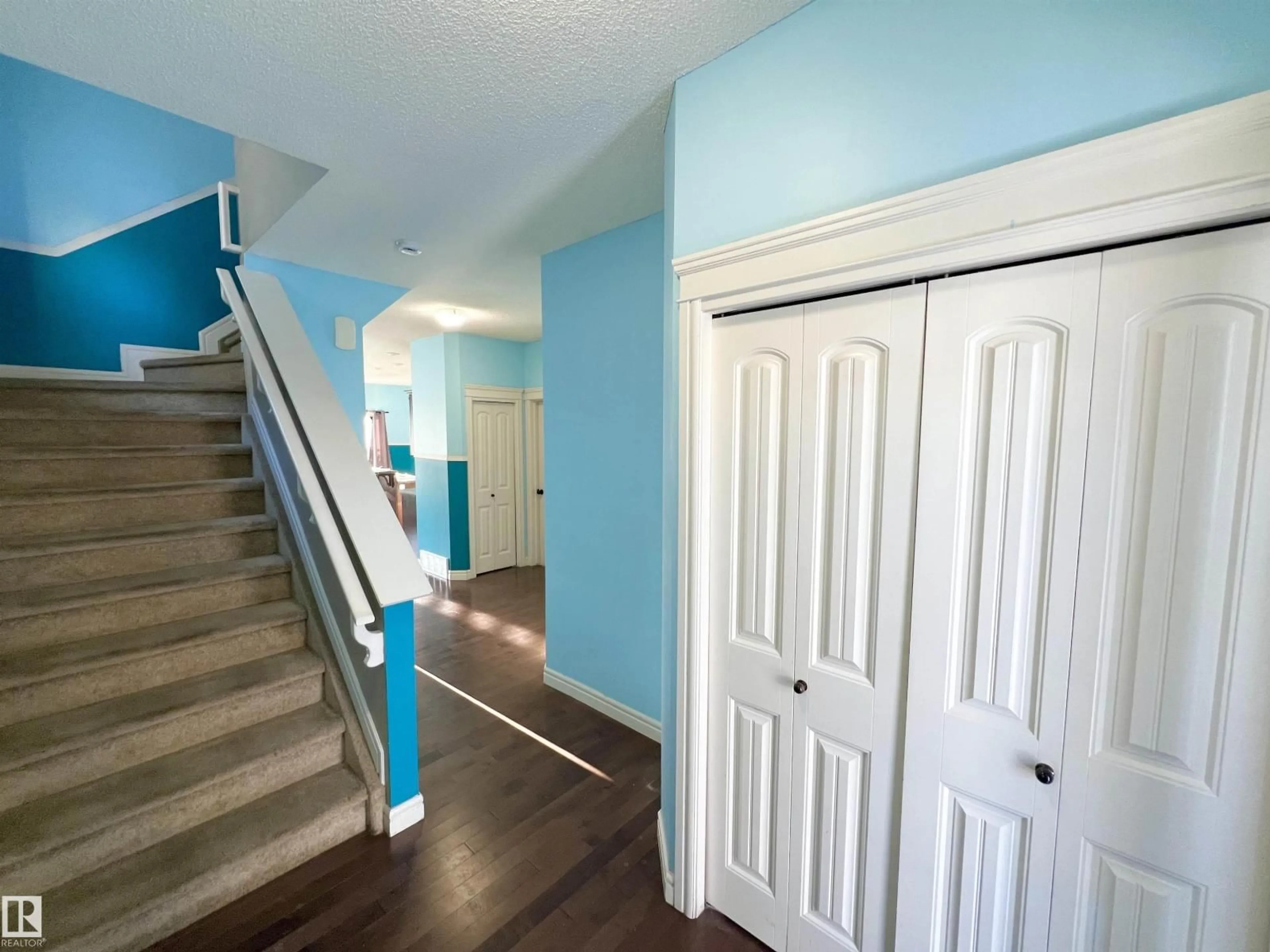 Unknown for 2825 16A AV, Edmonton Alberta T6O0S7