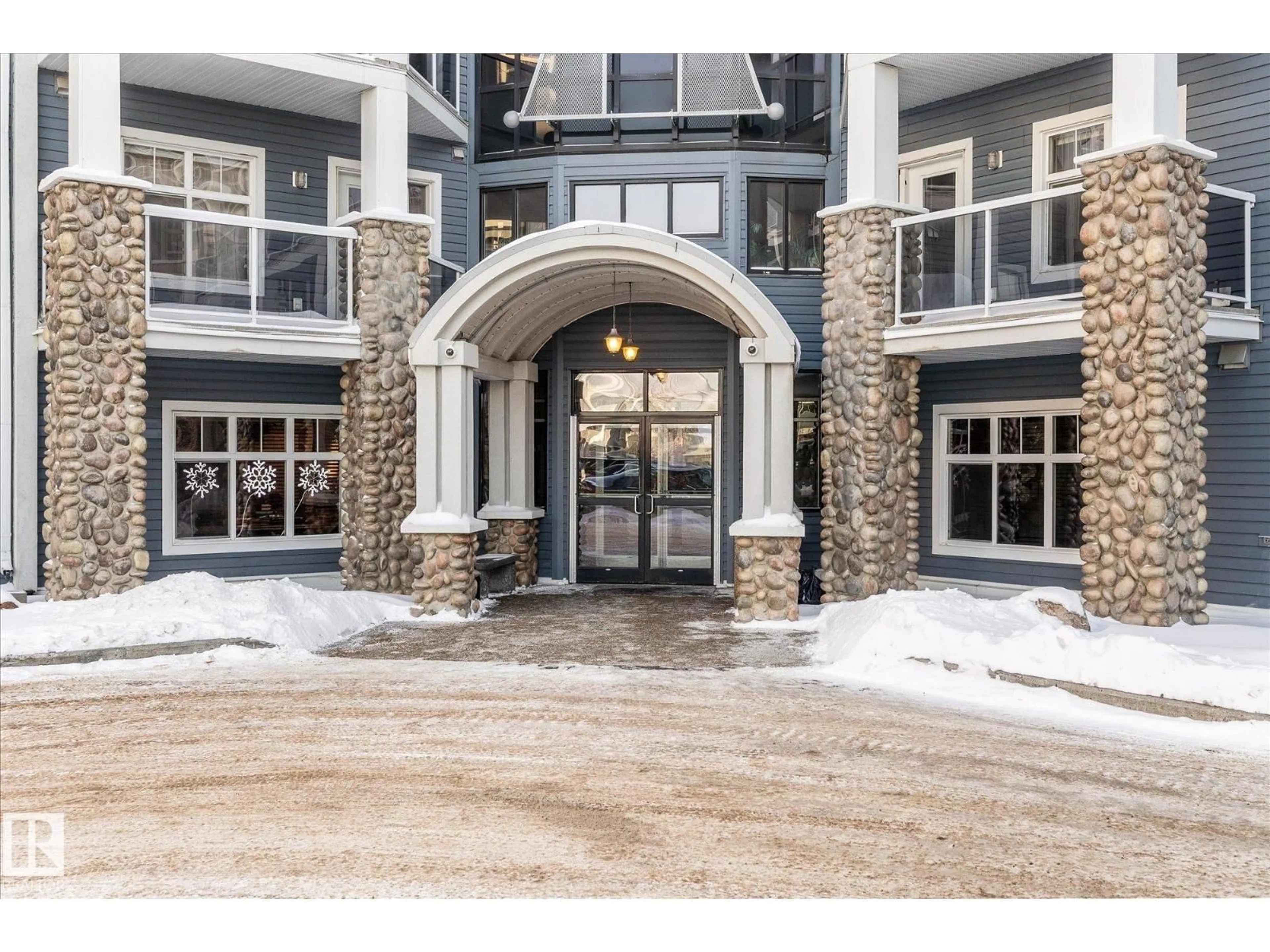 Indoor entryway for 409 - 16035 132 ST, Edmonton Alberta T6V0B4