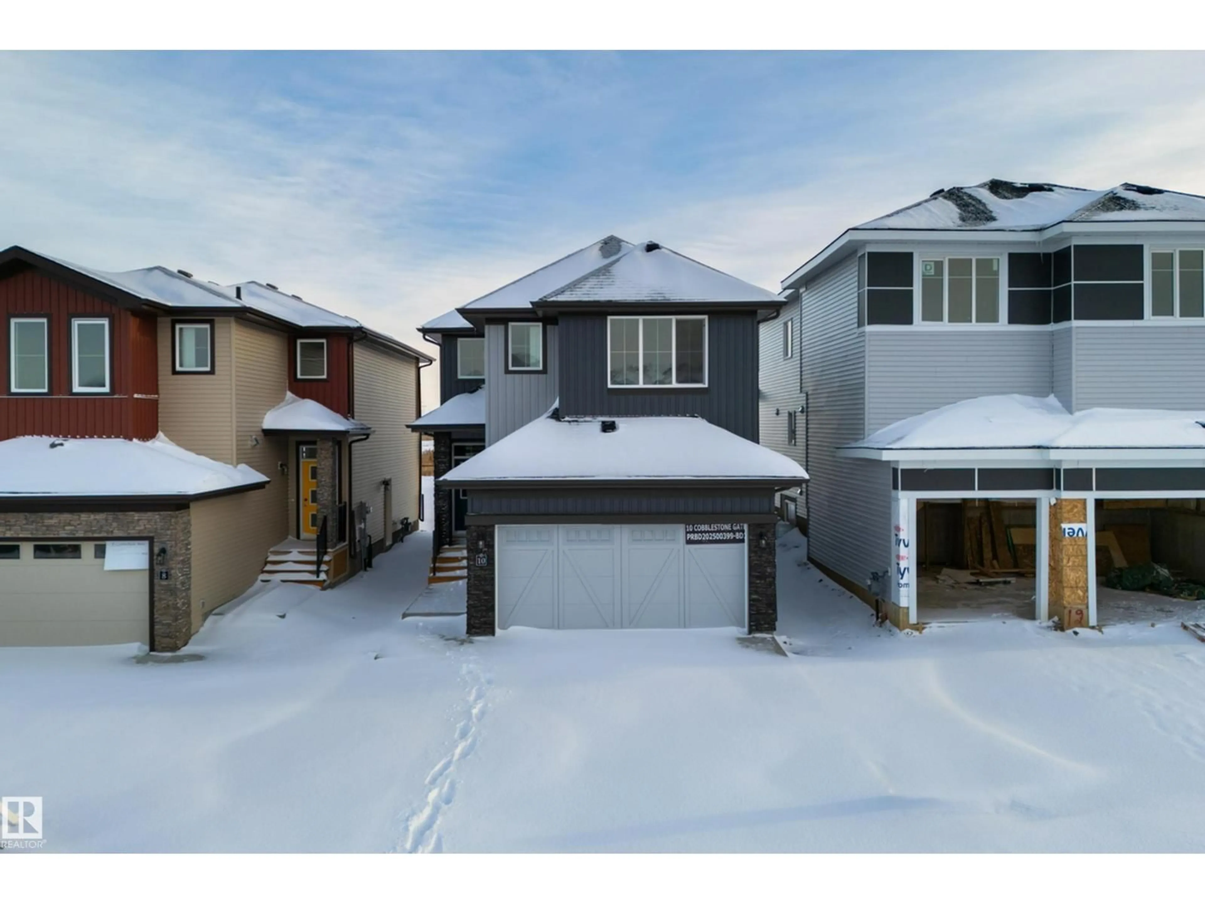 A pic from outside/outdoor area/front of a property/back of a property/a pic from drone, street for 10 COBBLESTONE GA, Spruce Grove Alberta T7X4E4