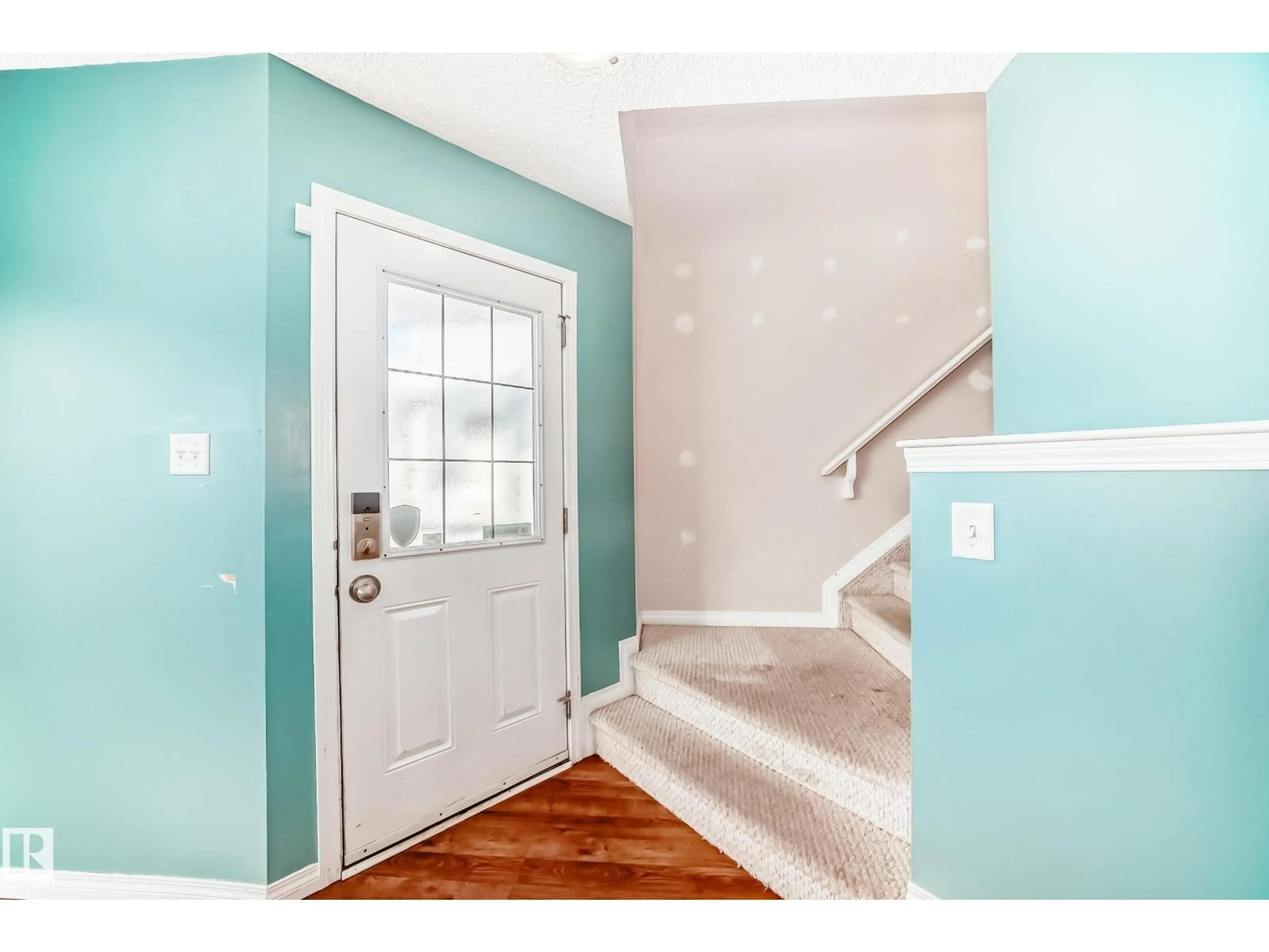 Indoor entryway for NW - 2805 25 ST, Edmonton Alberta T6T2A3