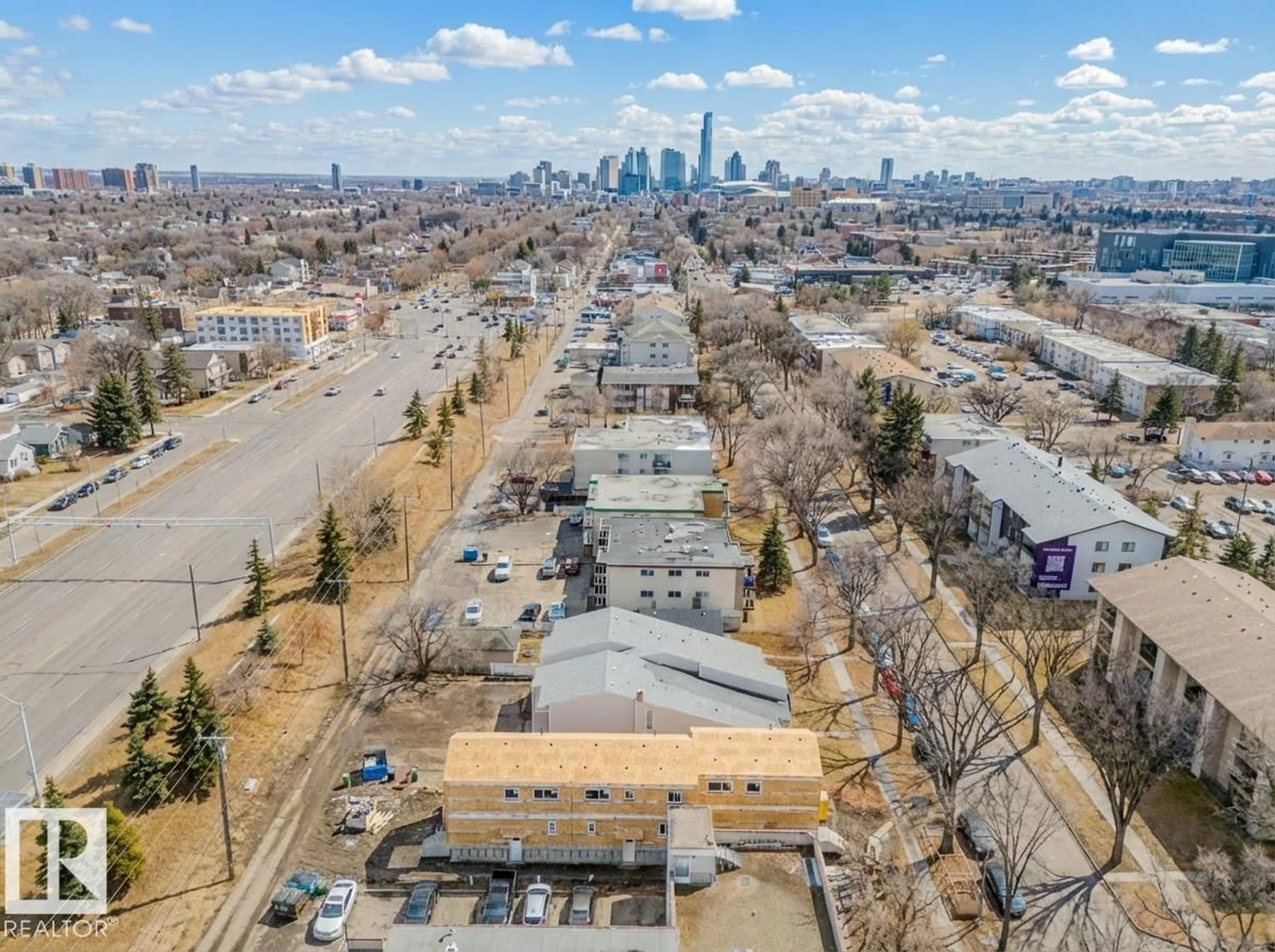 A pic from outside/outdoor area/front of a property/back of a property/a pic from drone, city buildings view from balcony for NW - 11939, 11941, 1 101 ST, Edmonton Alberta T5G2B8