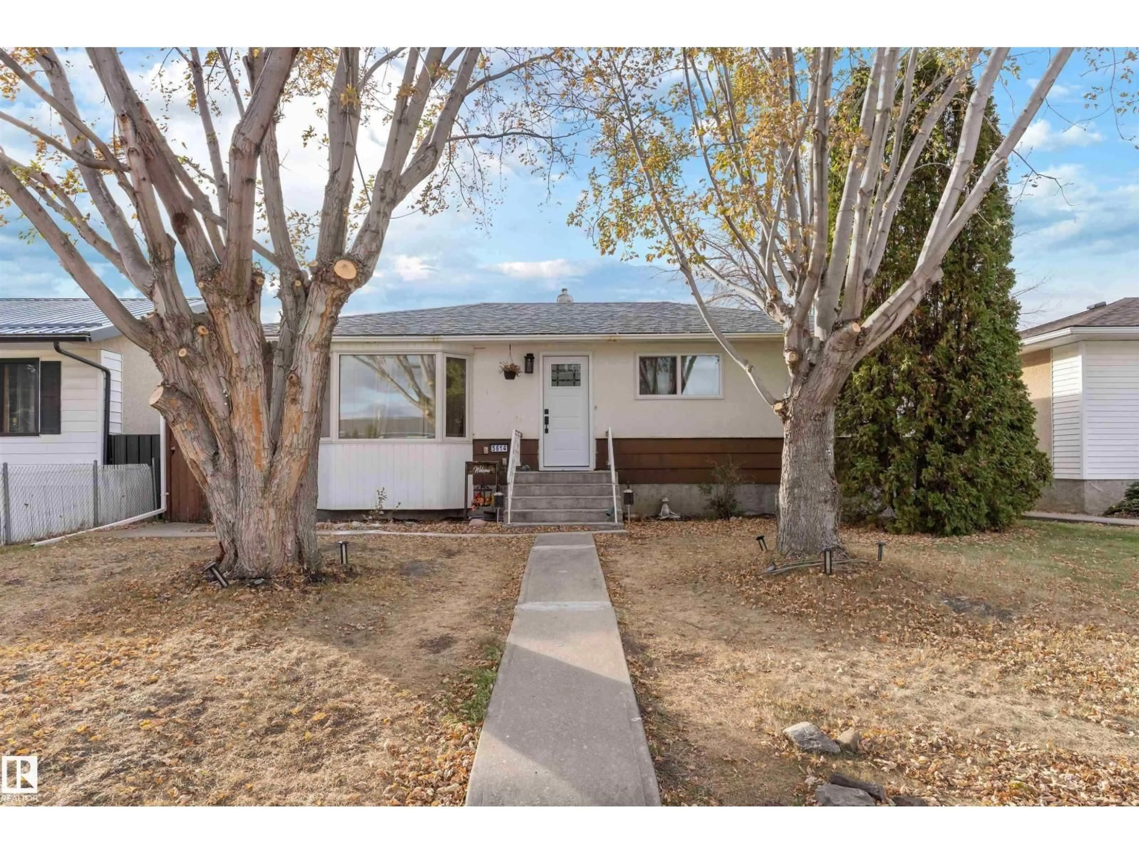 Home with vinyl exterior material, street for 5614 48A ST, Vegreville Alberta T9C1G7