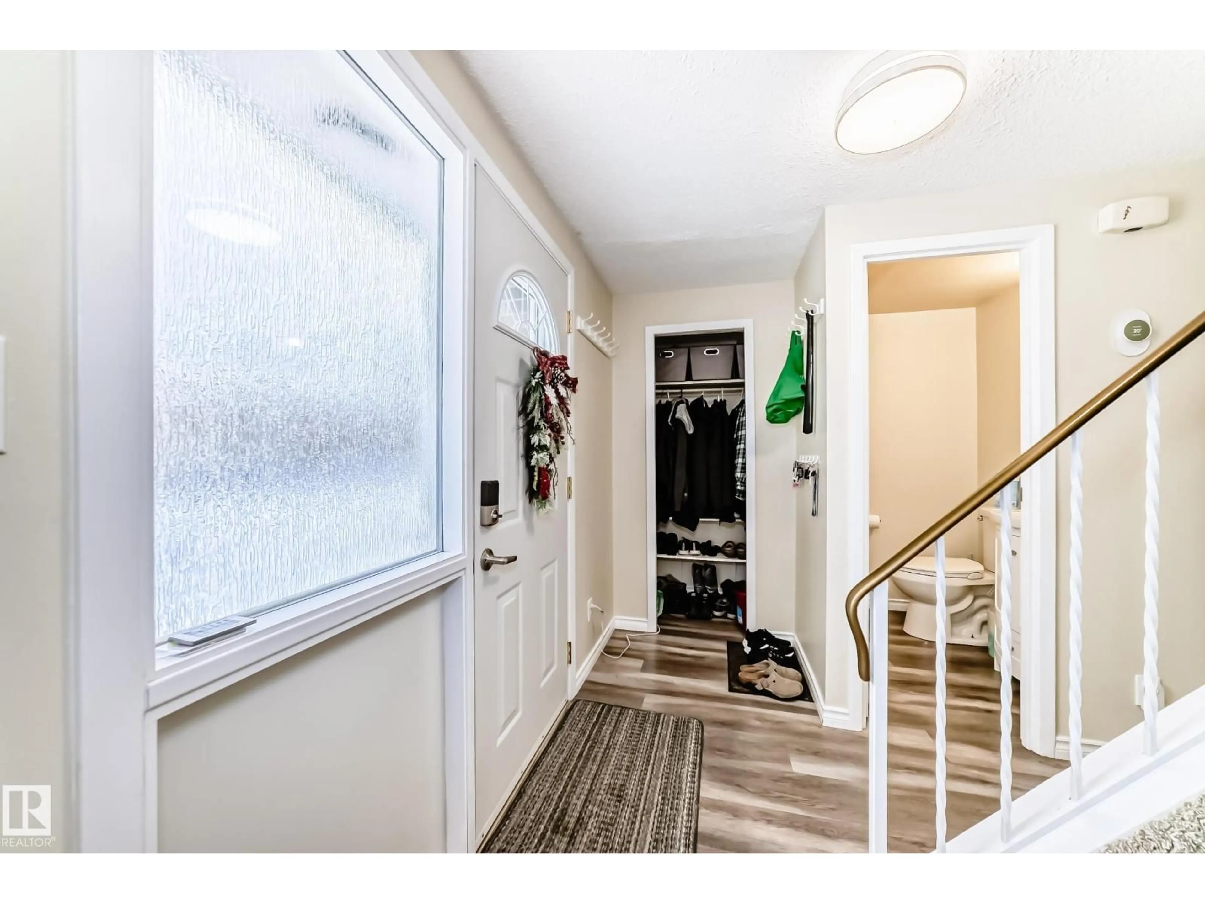 Indoor entryway for 66 RIDGEWOOD, St. Albert Alberta T8N0E9