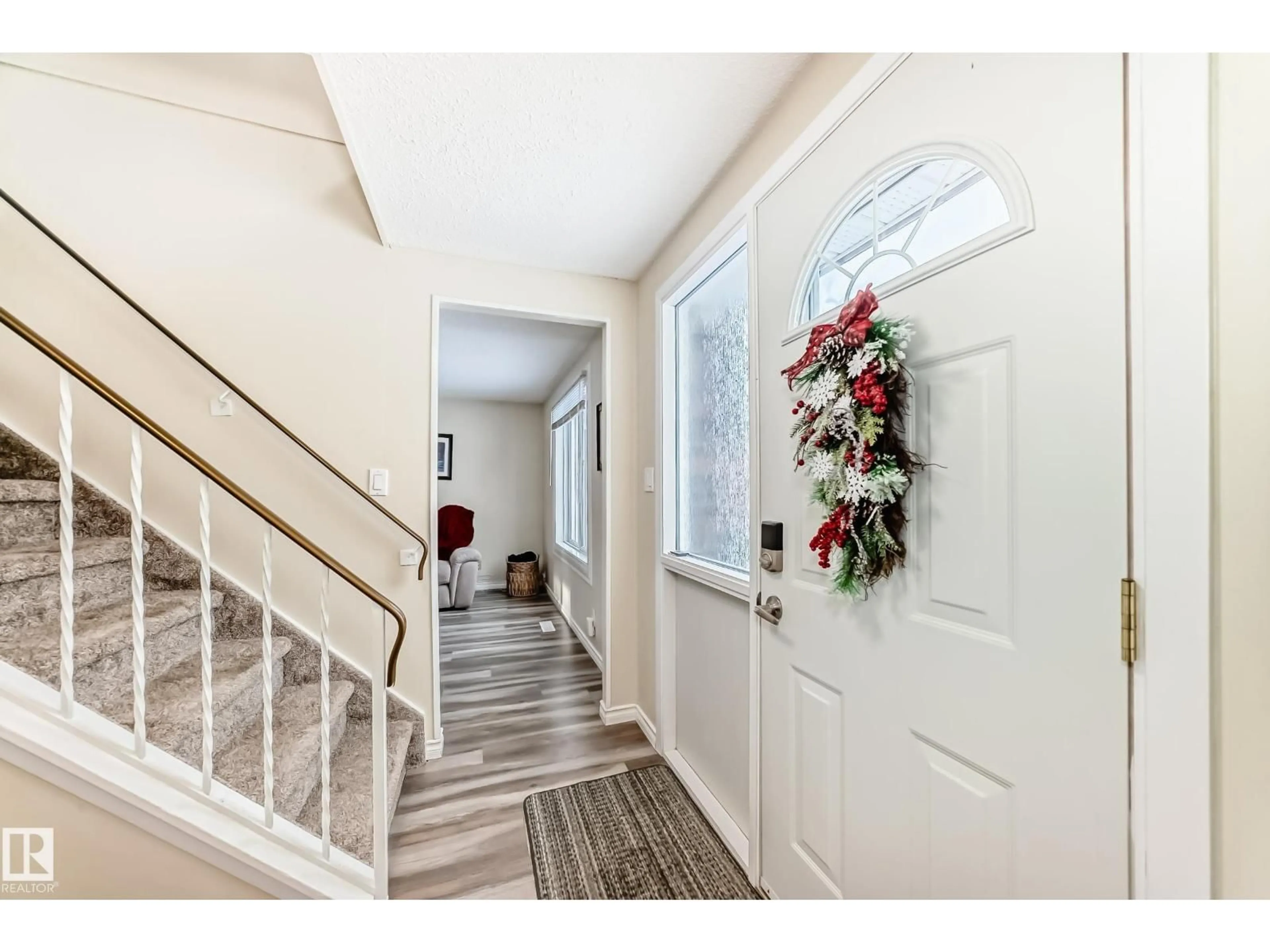 Indoor entryway for 66 RIDGEWOOD, St. Albert Alberta T8N0E9