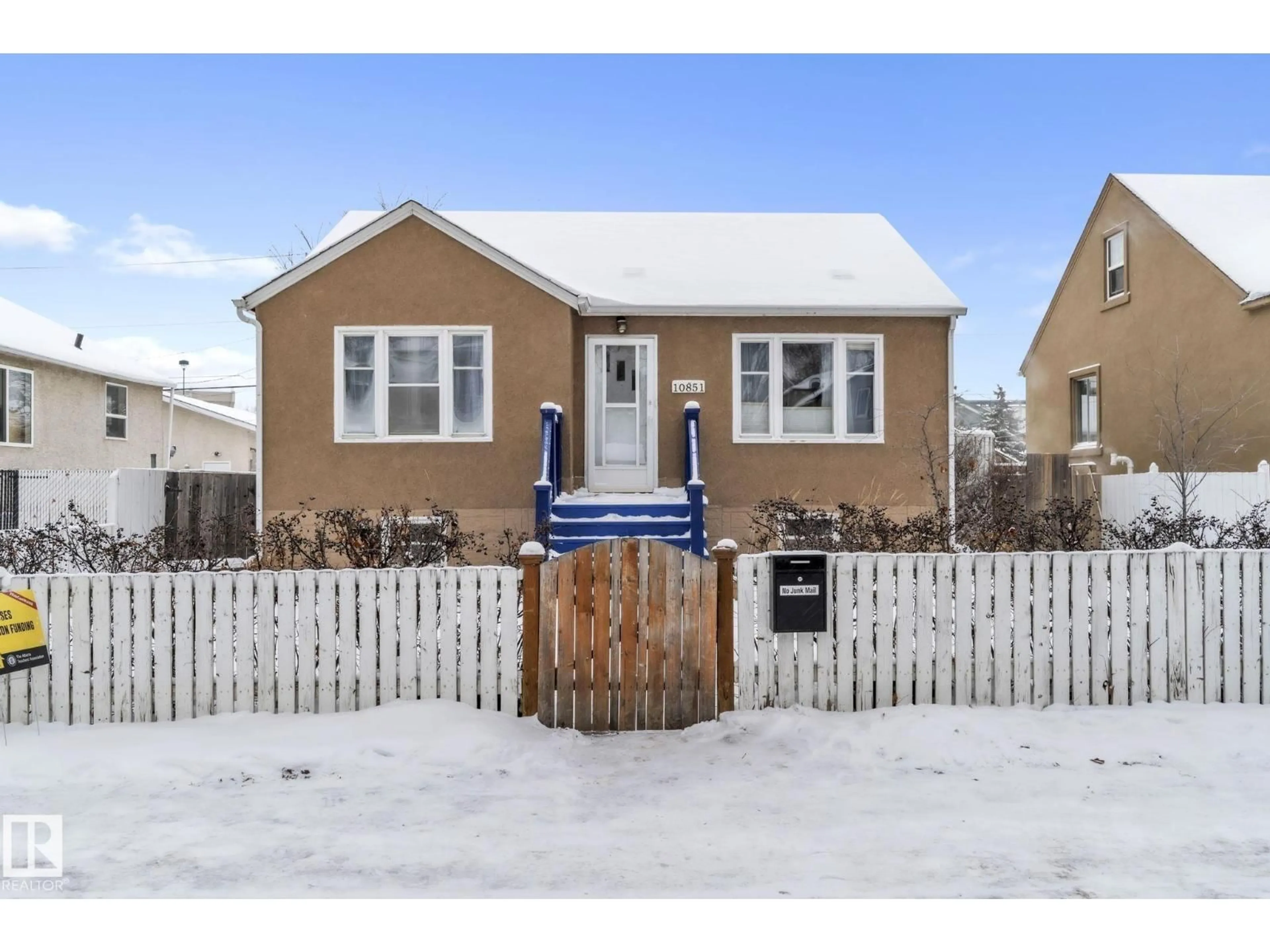 Unknown for 10851 92 ST, Edmonton Alberta T5H1V9