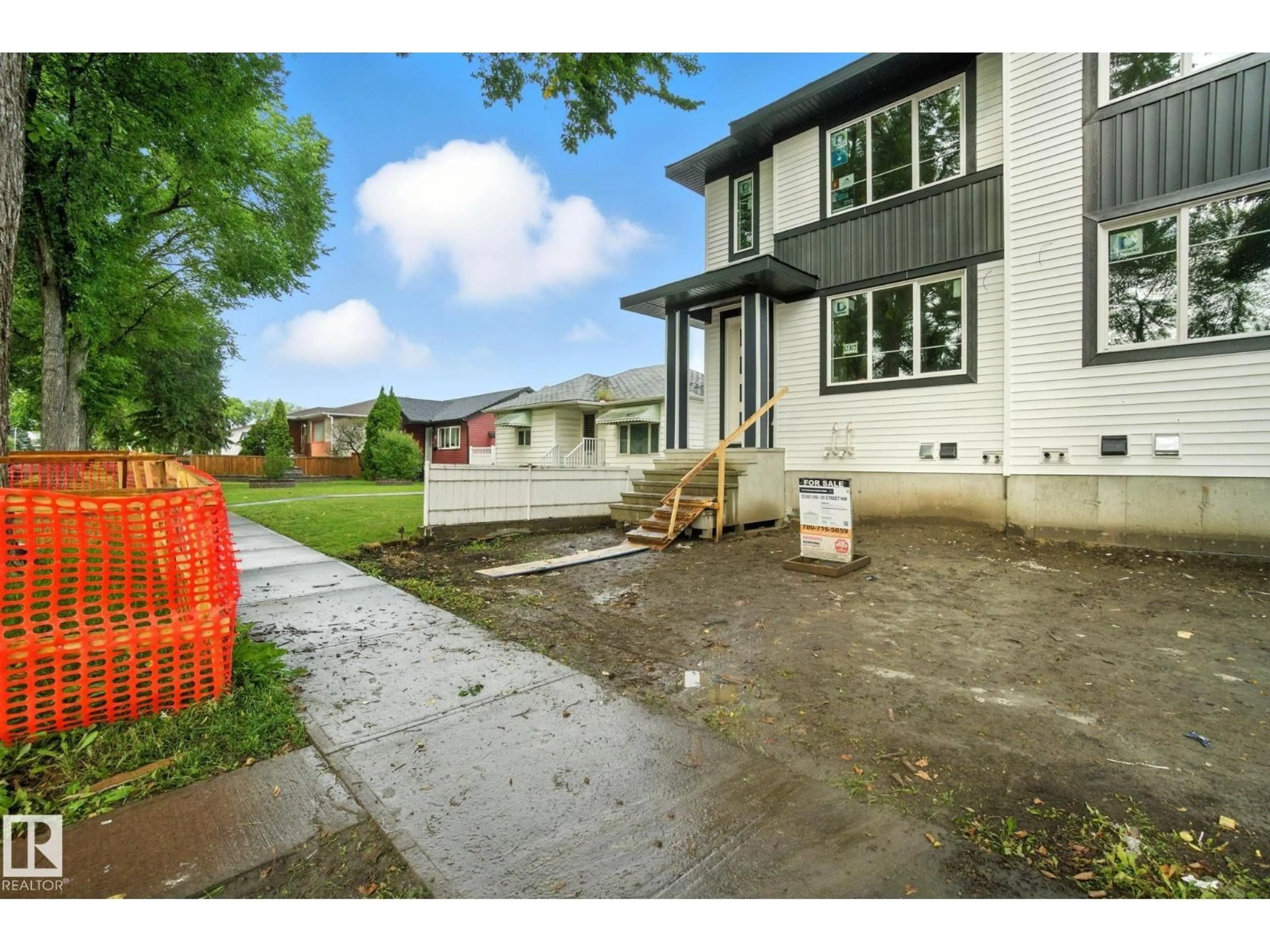 A pic from outside/outdoor area/front of a property/back of a property/a pic from drone, street for NW - 12309 91 ST, Edmonton Alberta T5B4C6
