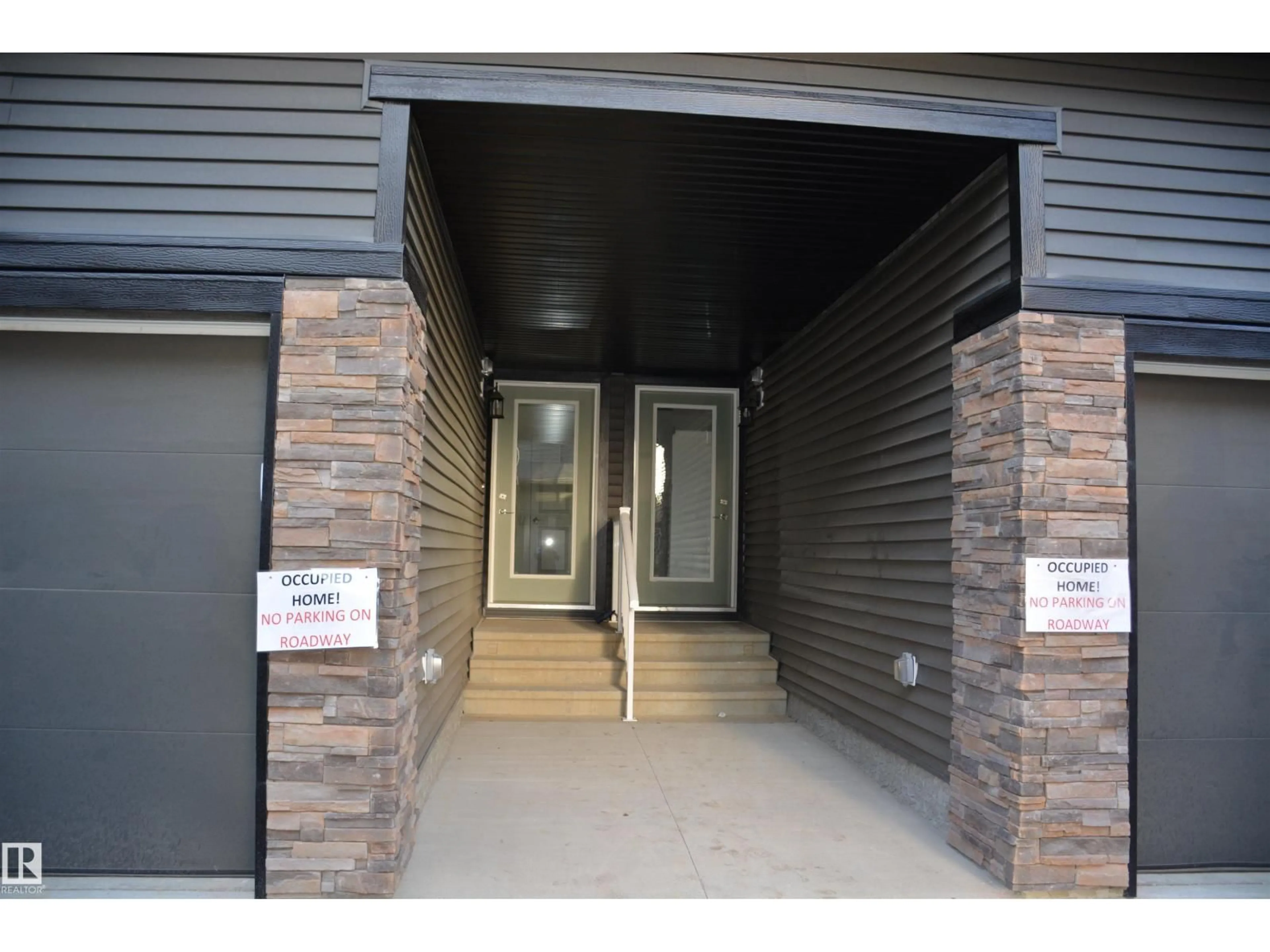 Indoor foyer for #72 - 2710 66 STREET, Edmonton Alberta T6X1A3