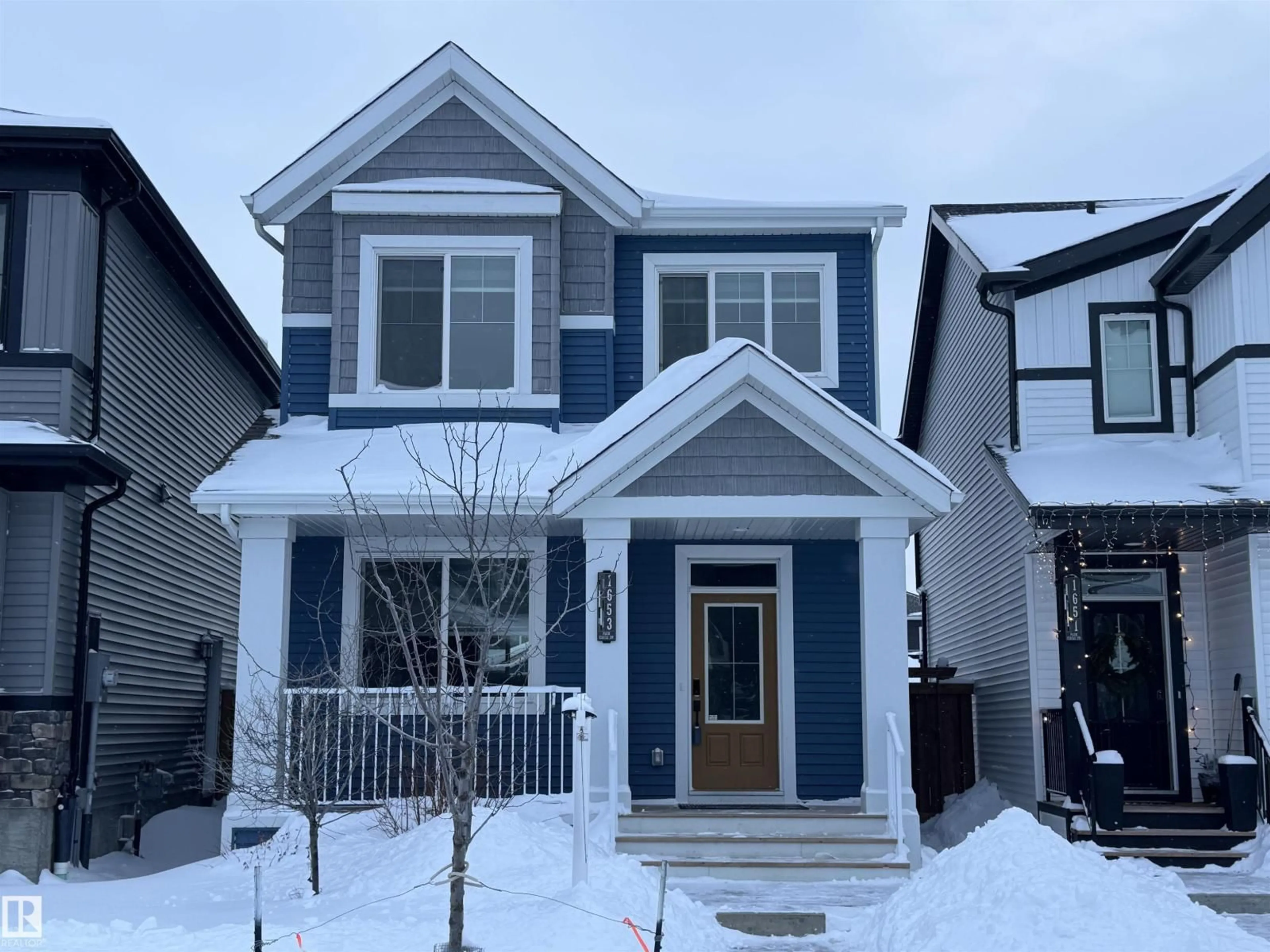 Home with vinyl exterior material, street for CI SW - 1653 PLUM CIRCLE, Edmonton Alberta T6X2Y5