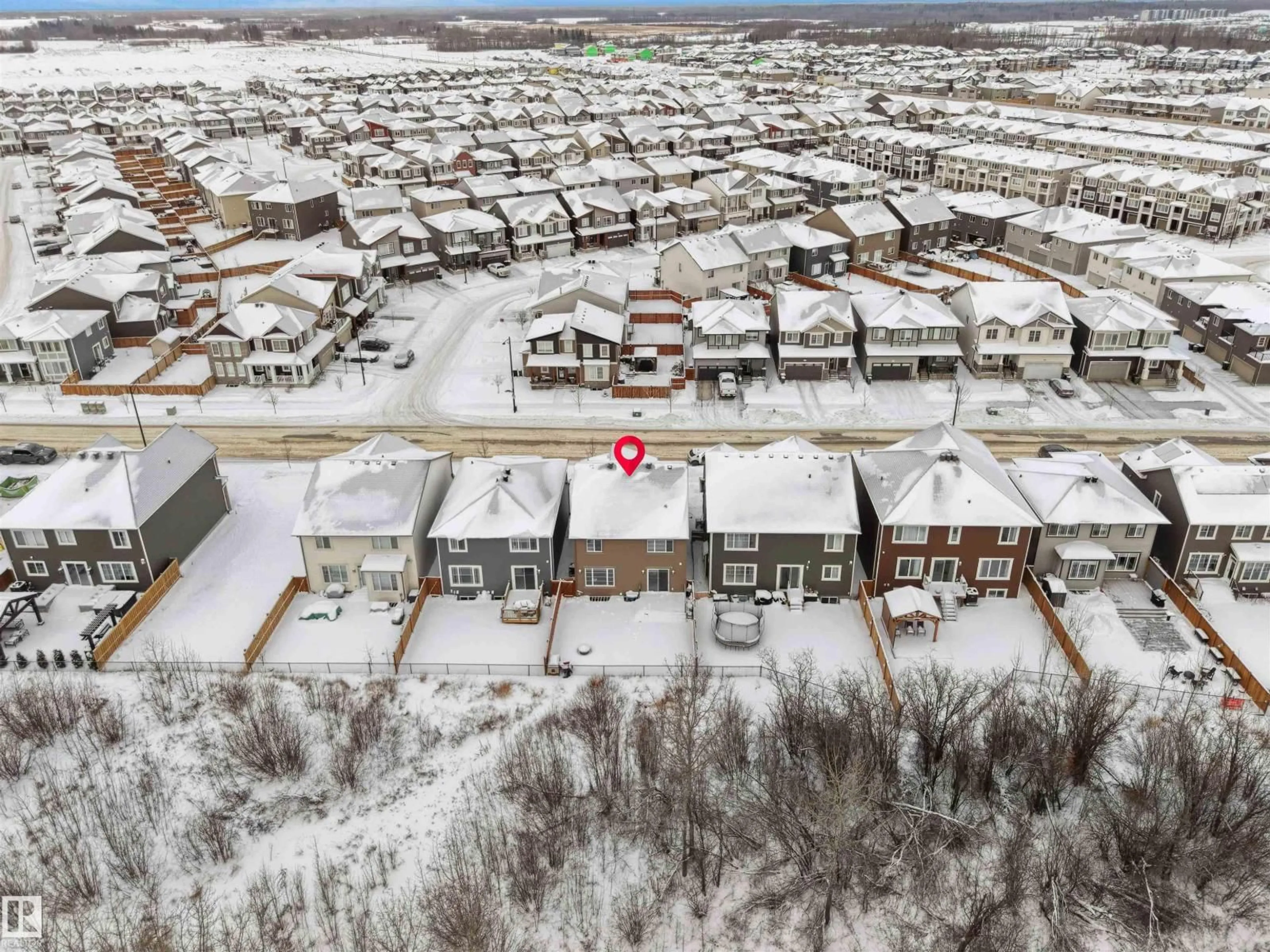 A pic from outside/outdoor area/front of a property/back of a property/a pic from drone, street for 949 STILLWATER BV, Edmonton Alberta T6M1M7