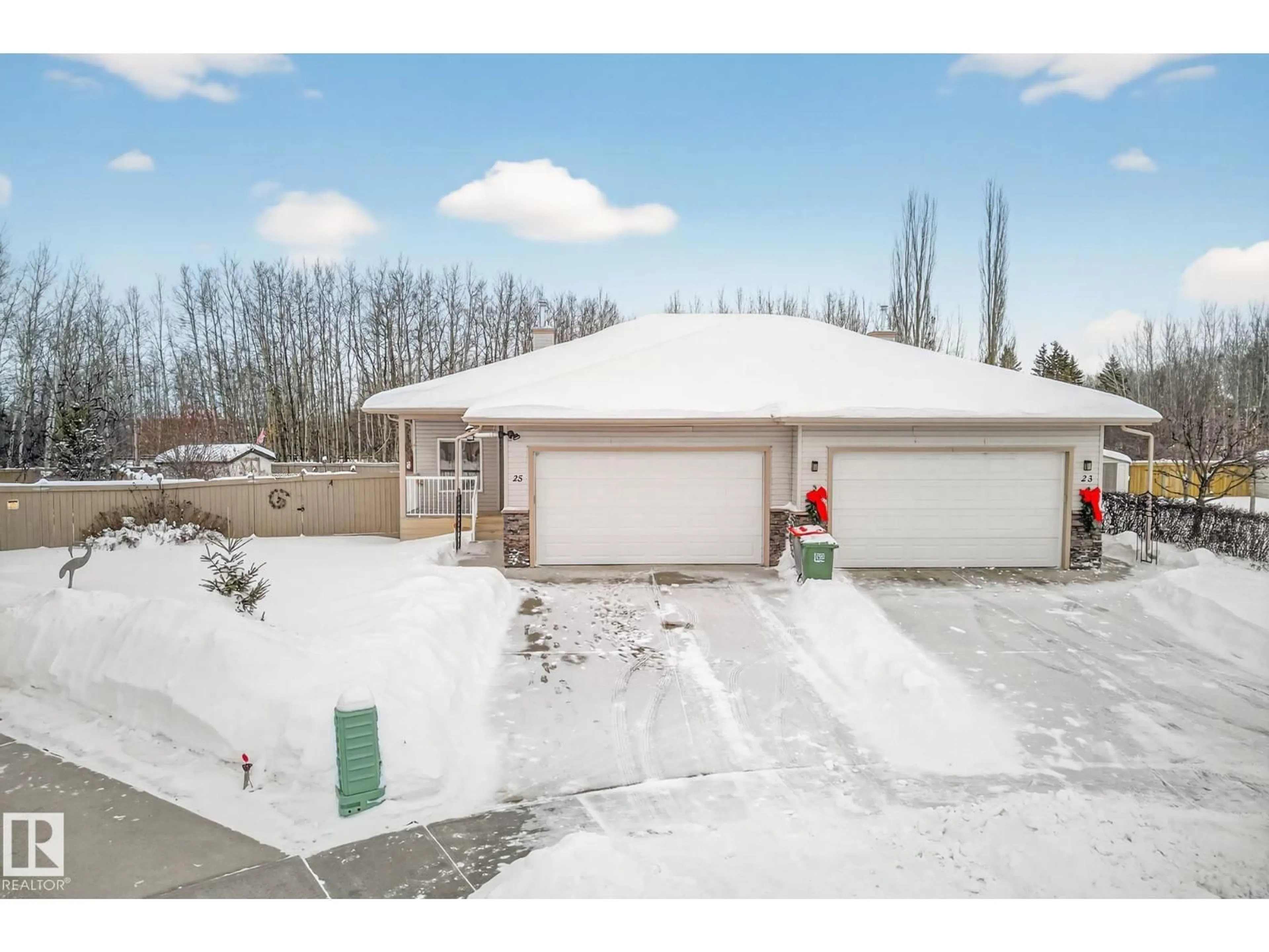 A pic from outside/outdoor area/front of a property/back of a property/a pic from drone, street for 25 FOLKSTONE PL, Stony Plain Alberta T7Z2X9