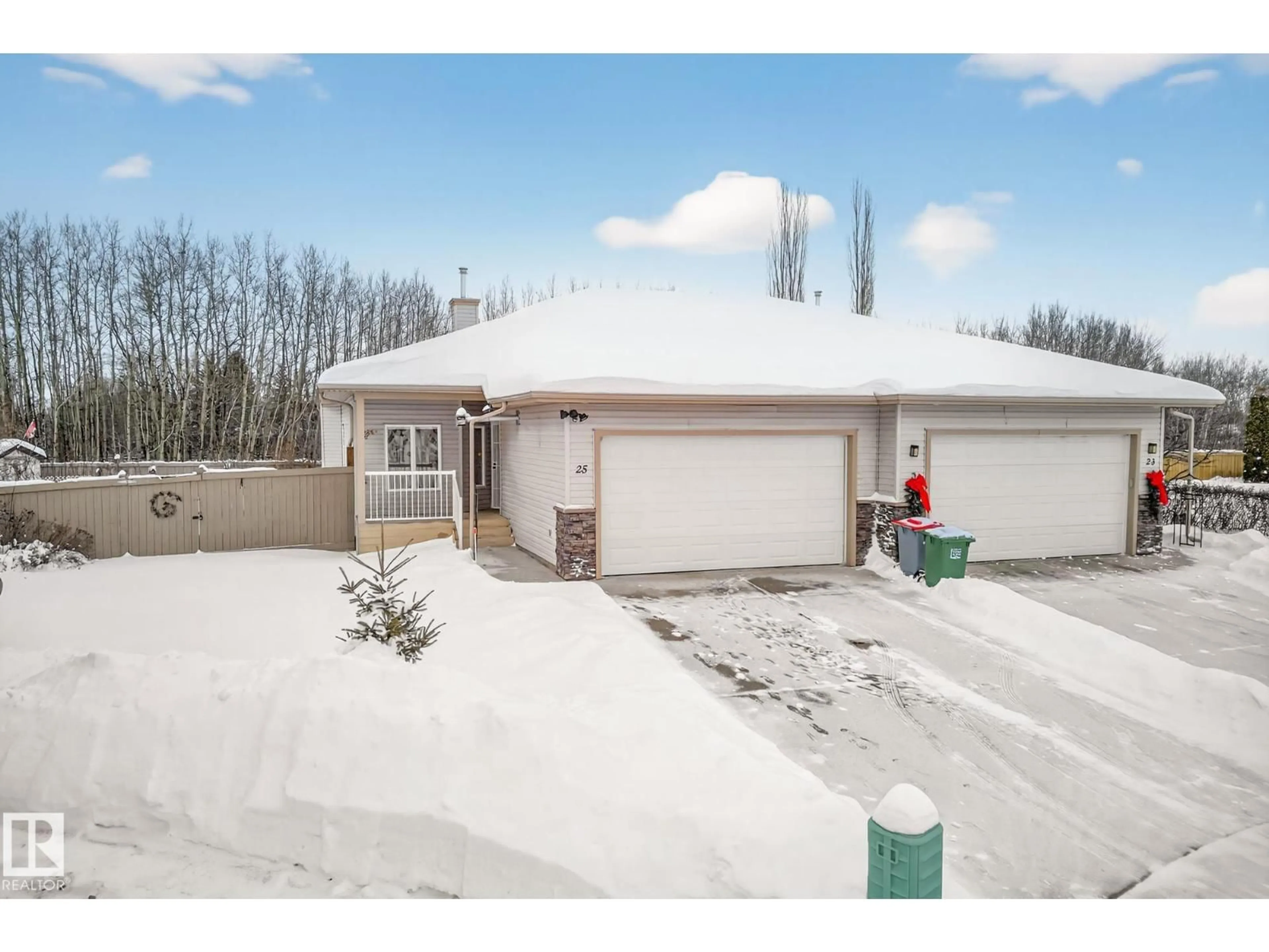 A pic from outside/outdoor area/front of a property/back of a property/a pic from drone, street for 25 FOLKSTONE PL, Stony Plain Alberta T7Z2X9