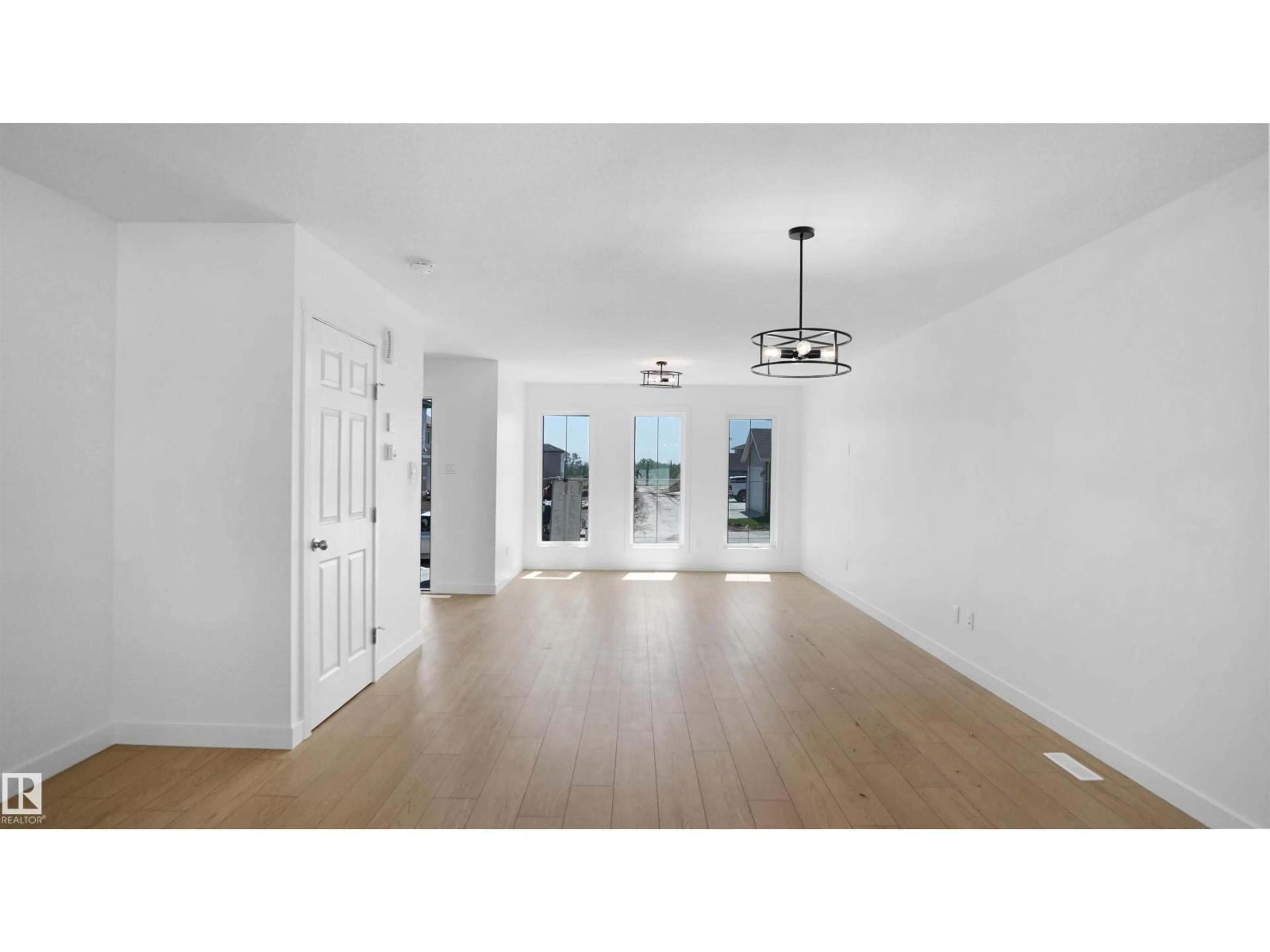 Indoor entryway for NE - 17506 5A ST, Edmonton Alberta T5Y4G1