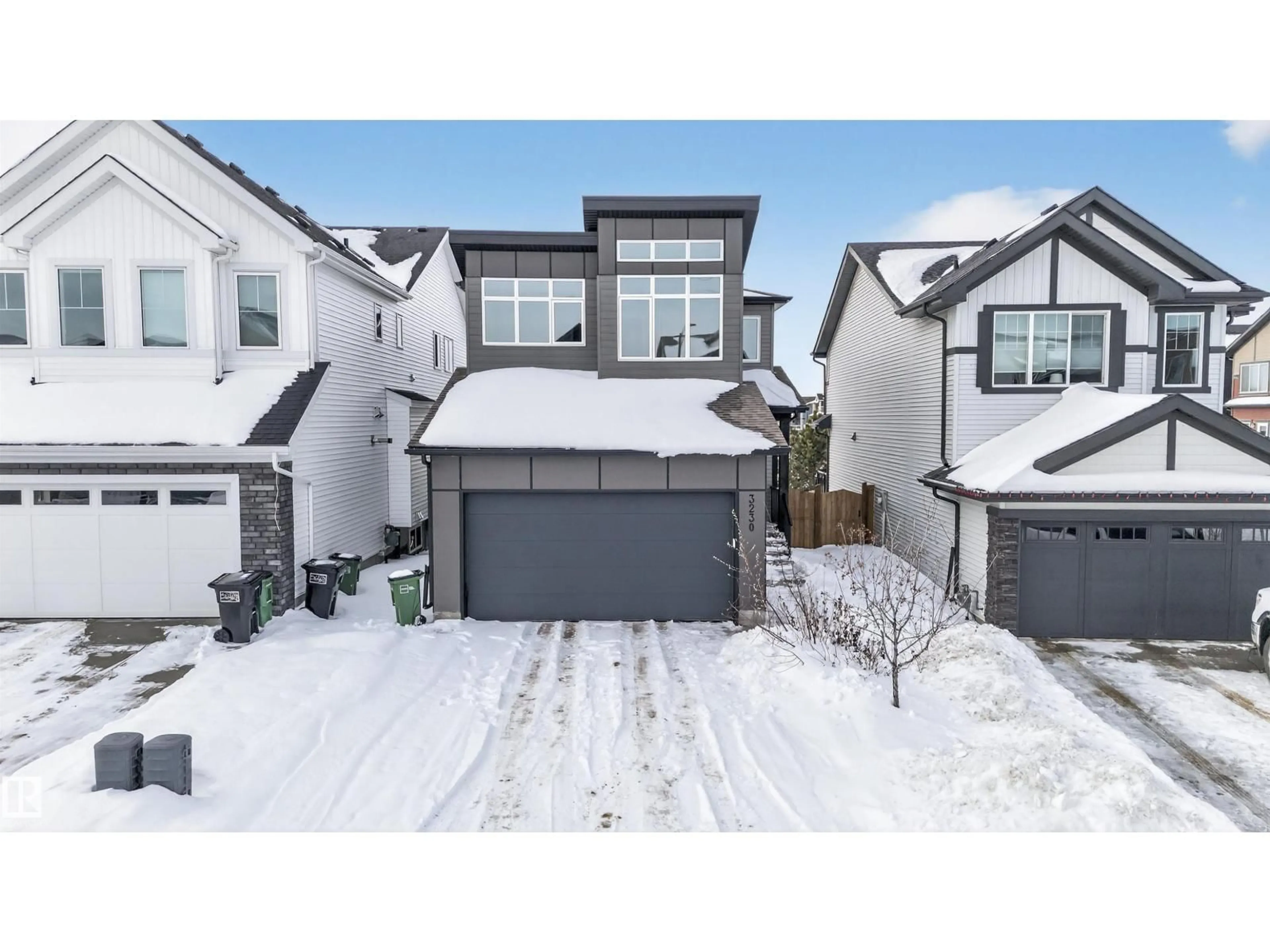 A pic from outside/outdoor area/front of a property/back of a property/a pic from drone, street for 3230 PARKER LOOP, Edmonton Alberta T6W4R8