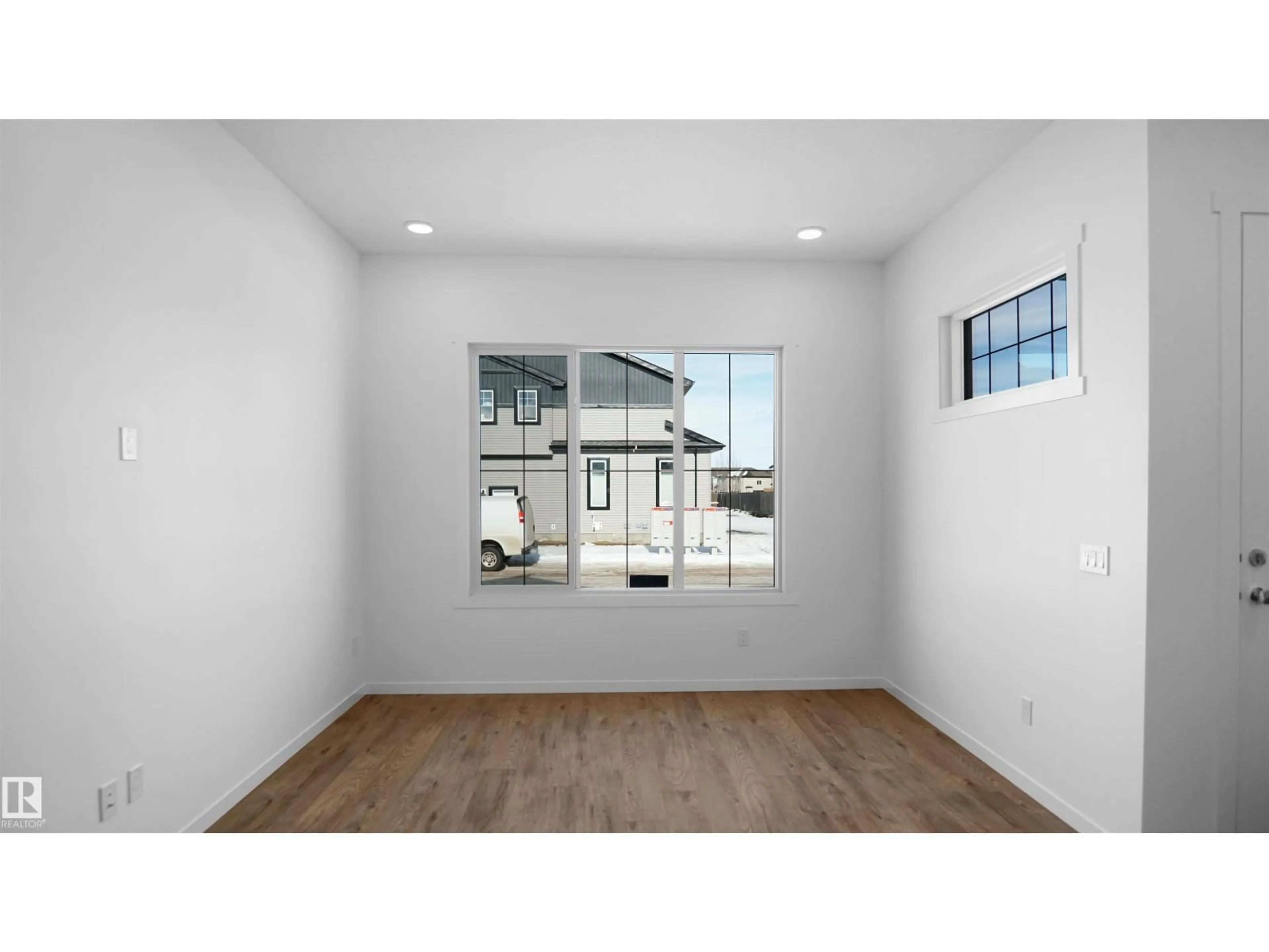 A pic of a room for 20605 42 AV, Edmonton Alberta T6M0R8