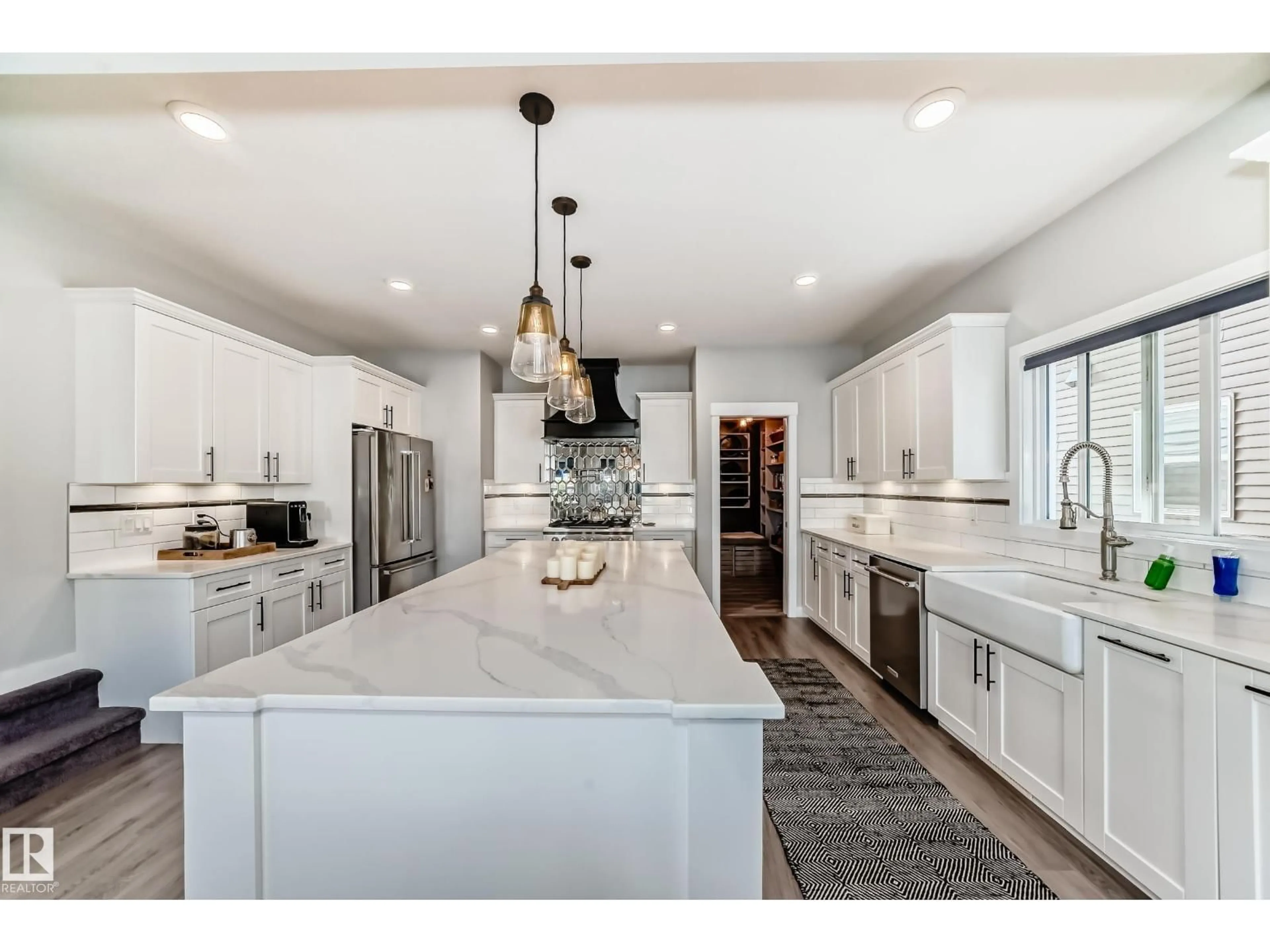 Open concept kitchen, ceramic/tile floor for 4004 6 AV, Edmonton Alberta T6X2J1