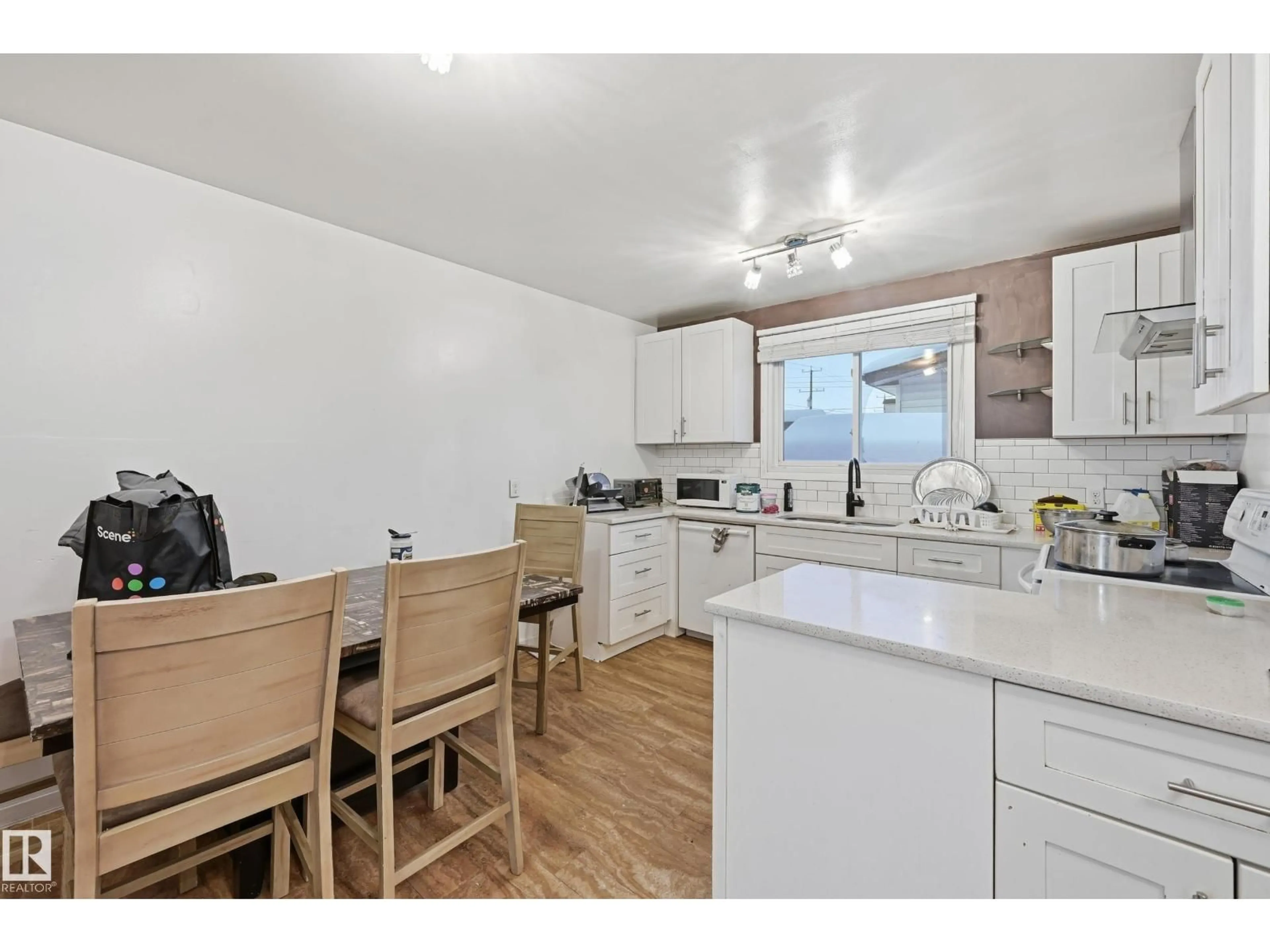 Unknown for 10810 132 AV, Edmonton Alberta T5E0Z6