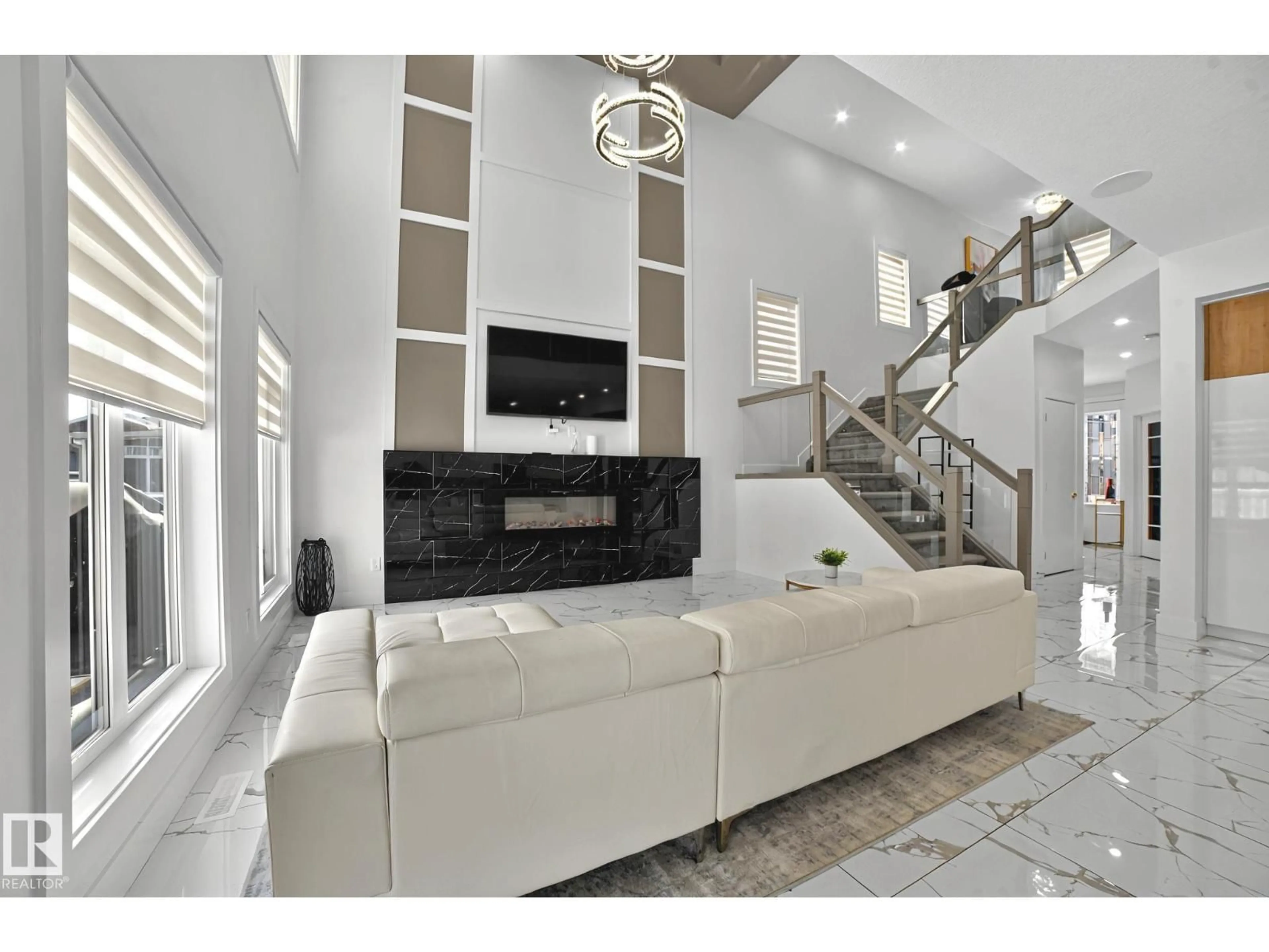 Unknown for 15023 15 ST, Edmonton Alberta T5Y3T4